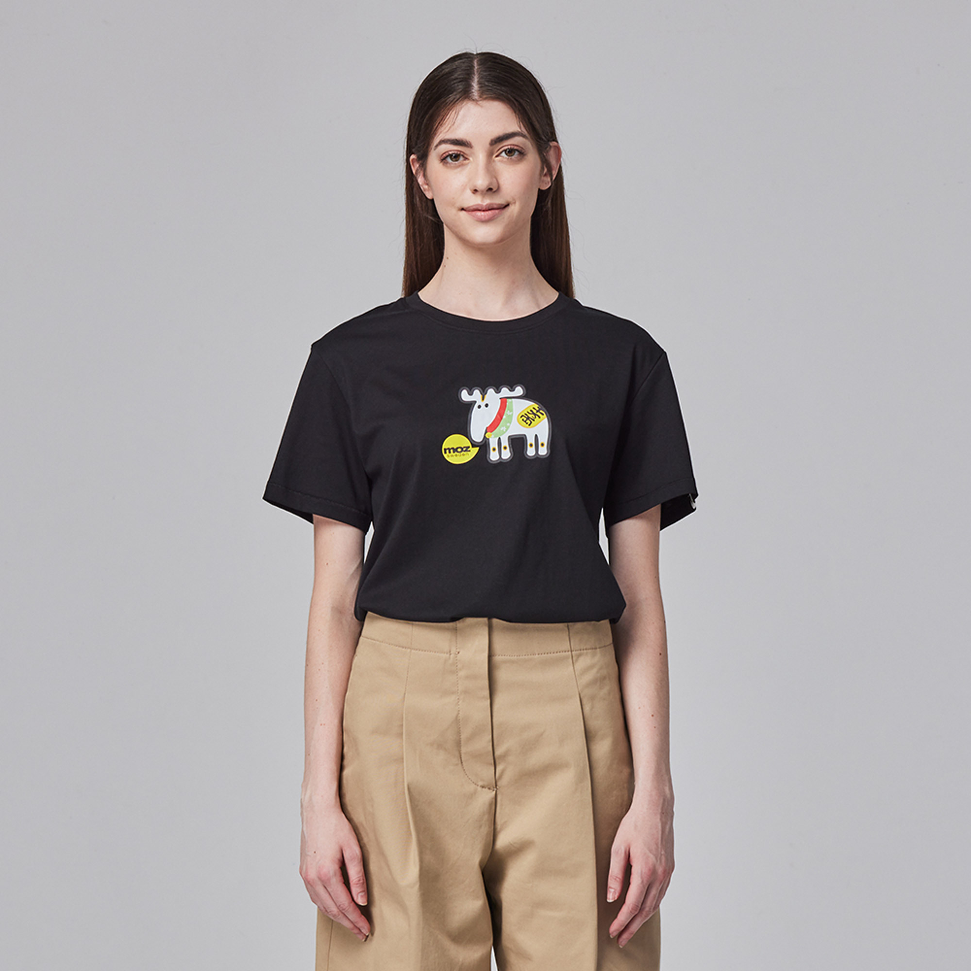 moz瑞典 招財駝鹿 舒適柔棉 100%純棉短T-萬年黑(亞洲版)男女共款