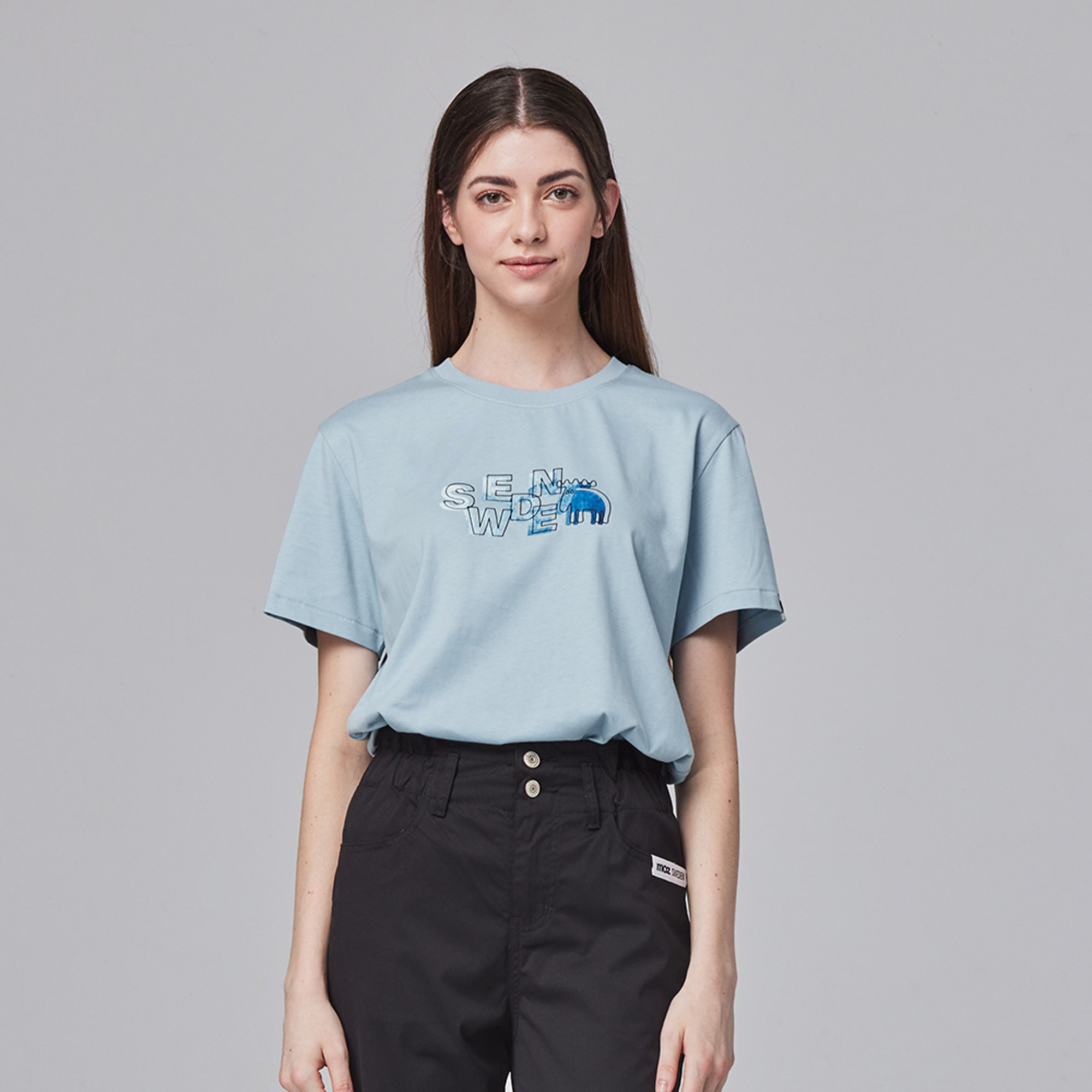 moz瑞典 漸層駝鹿 舒適柔棉 100%純棉短T-霧藍(亞洲版)女款