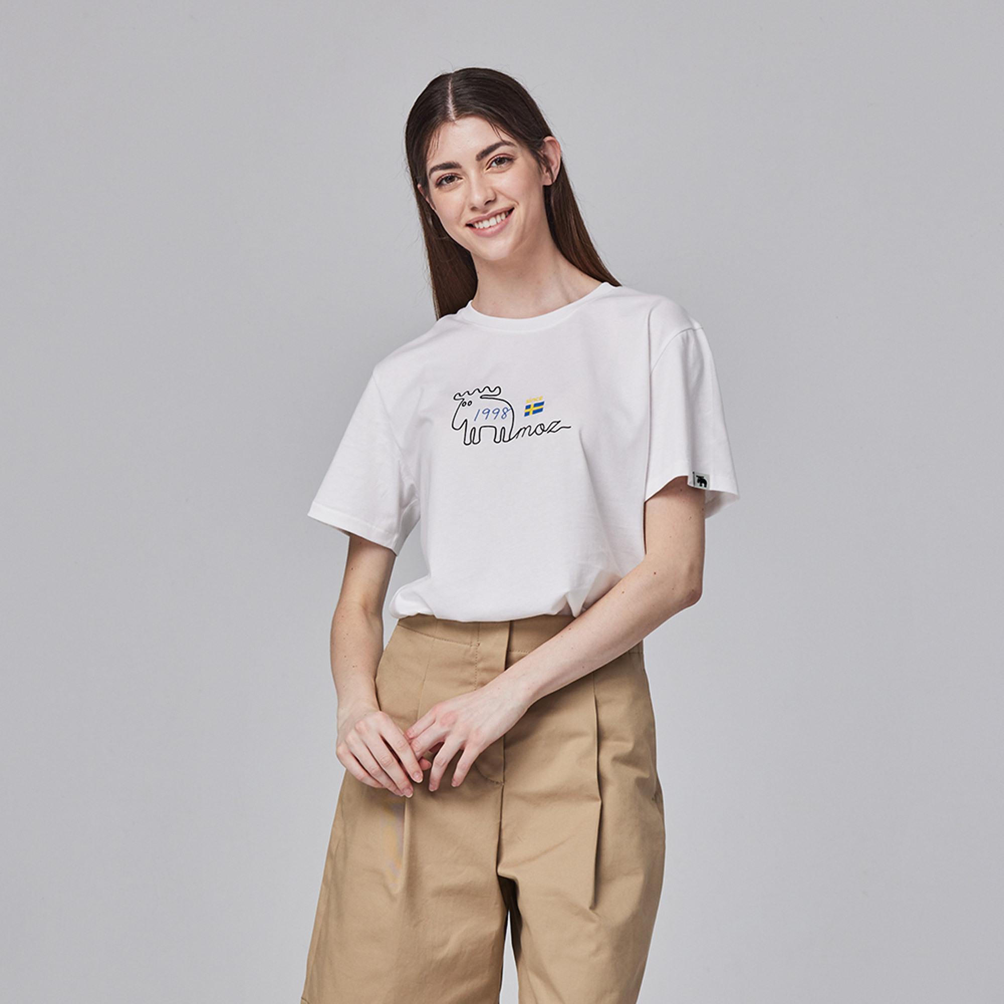 moz瑞典 駝鹿 極簡線條 舒適柔棉 100%純棉短T-經典白(亞洲版)男女共款