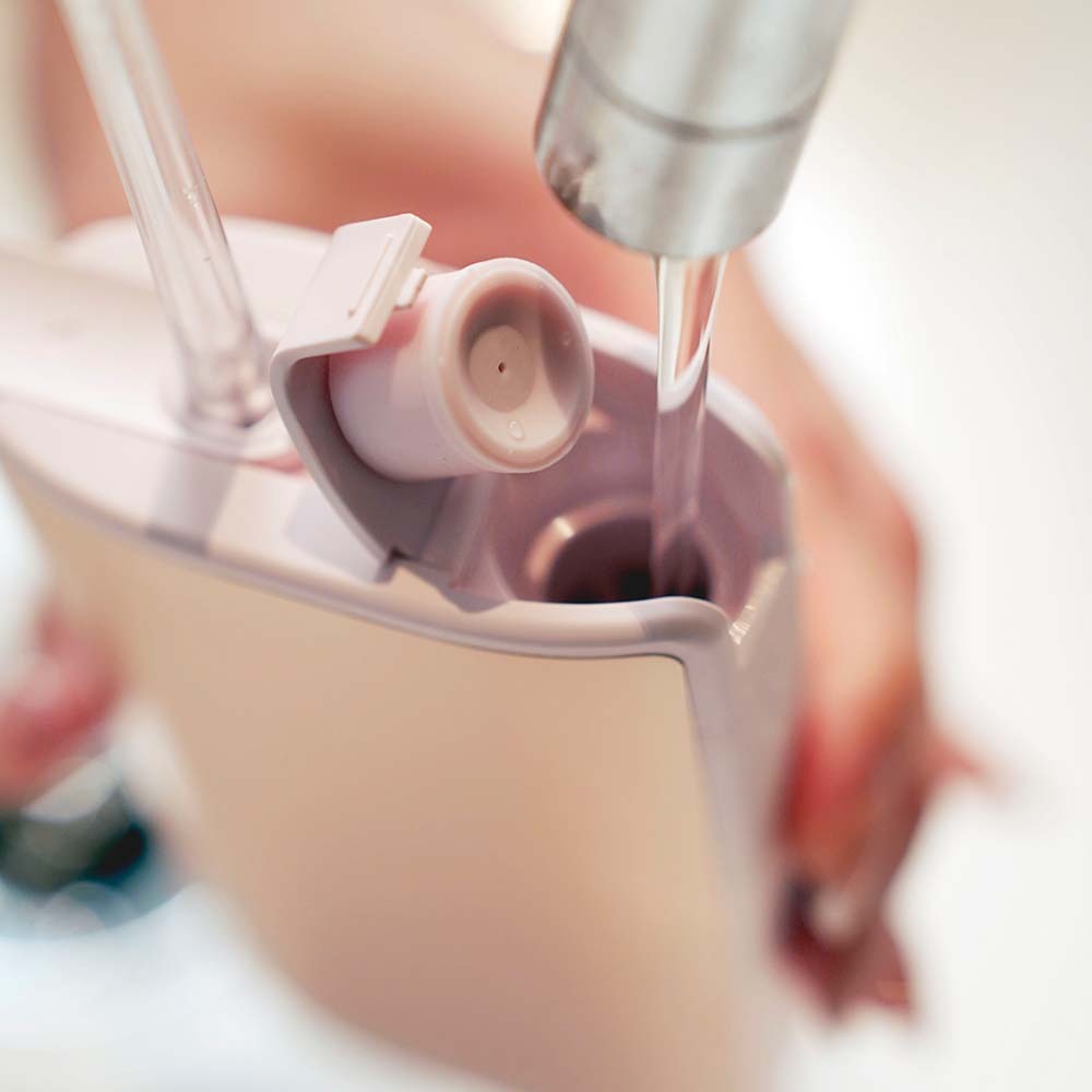 <福利品>THIN601 隨行抗菌沖牙機(送大水箱)-【極光銀】