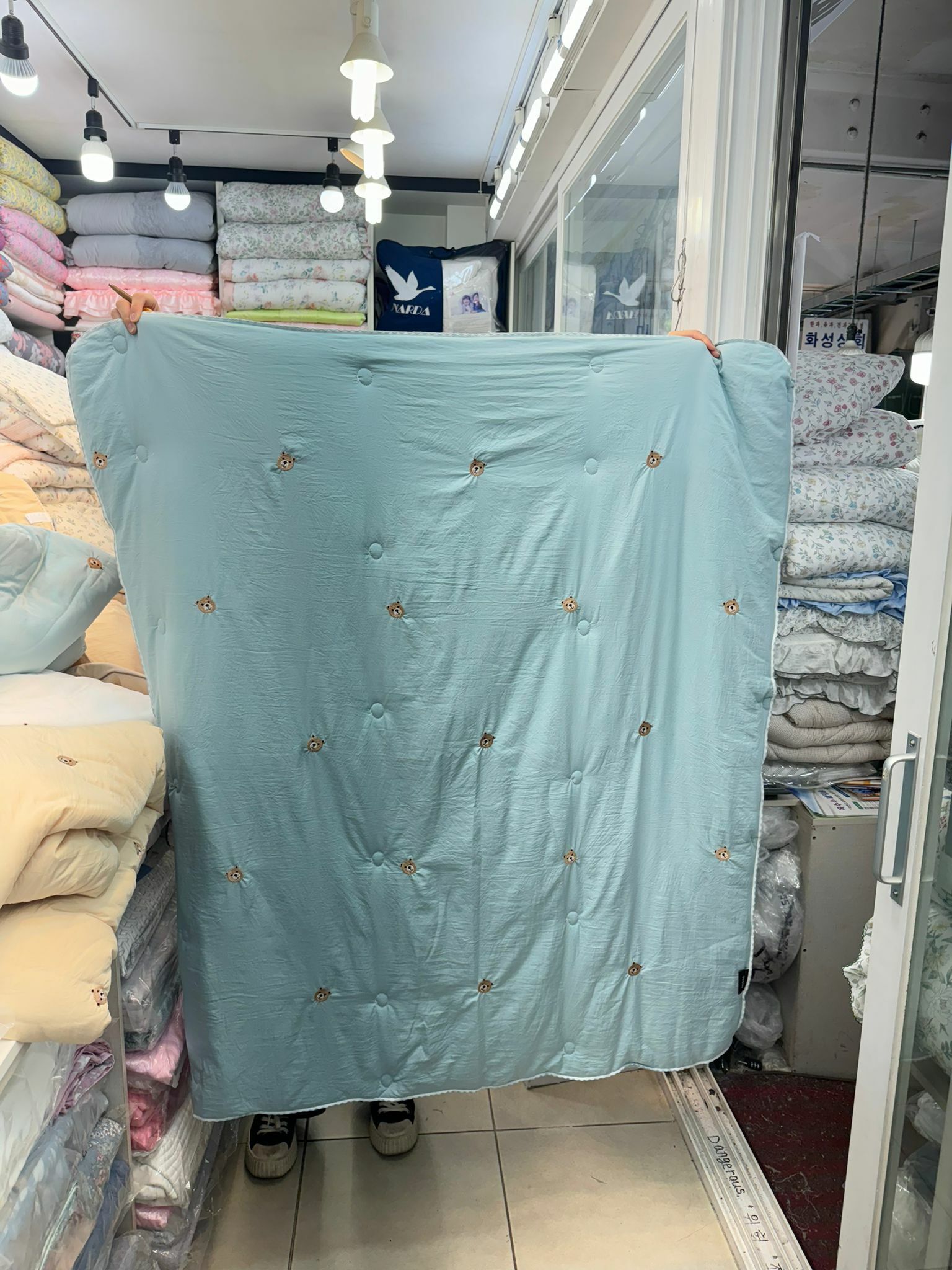 O19 熊仔 莫代爾天絲 夏天被 BB  size 110x125 cm  made in korea