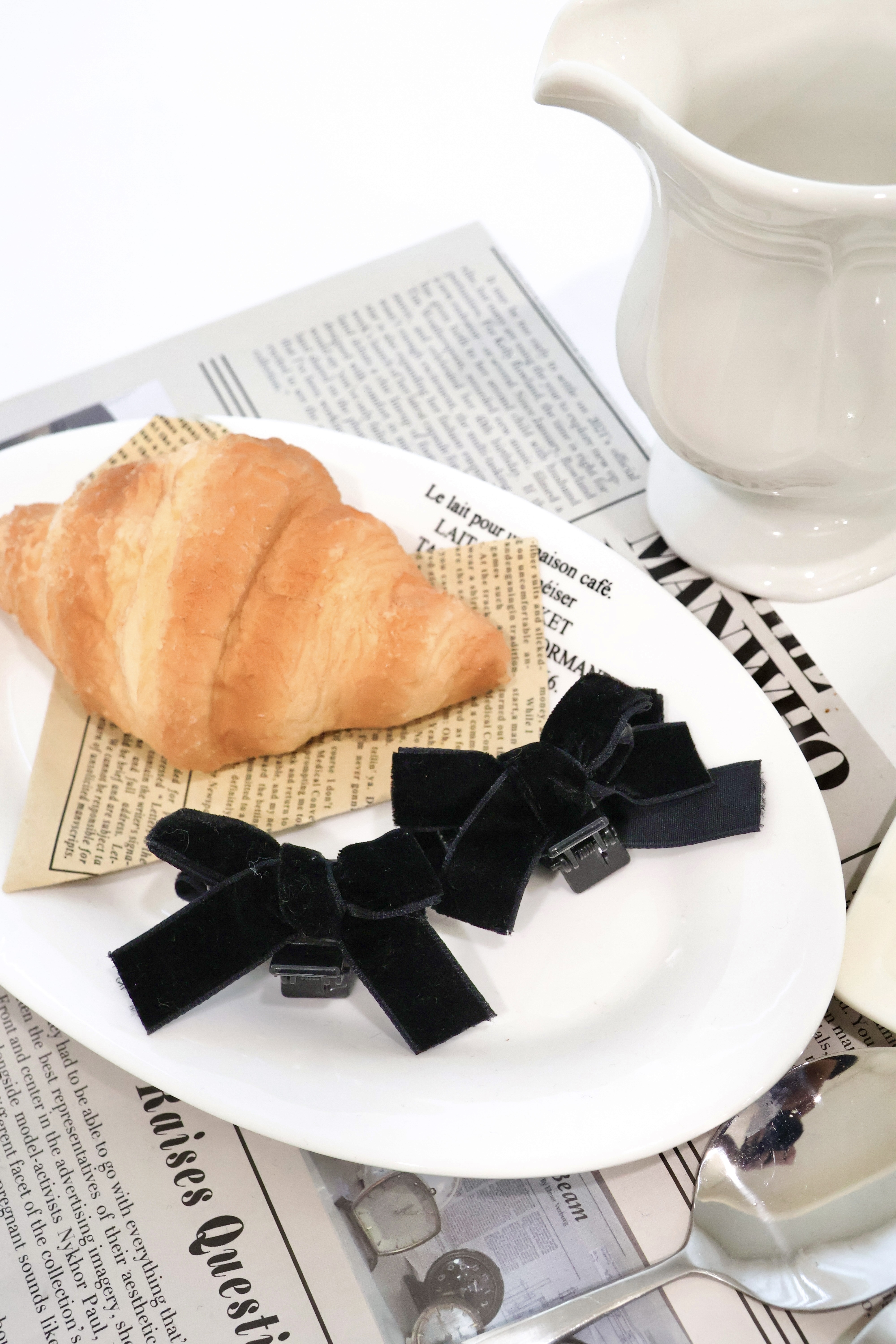 公主絲絨蝴蝶髮夾🖤