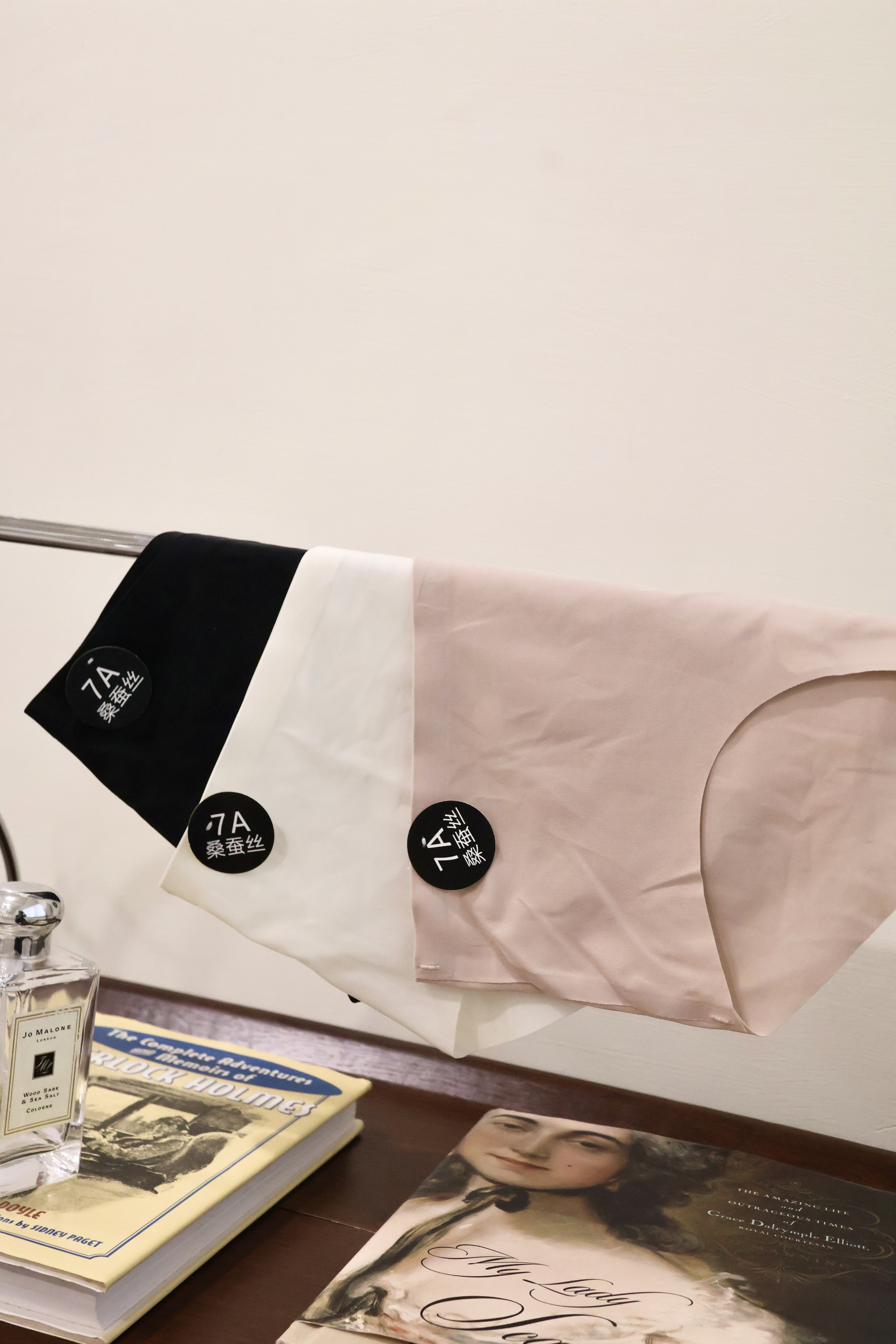 好像沒穿🍼親膚無痕內褲