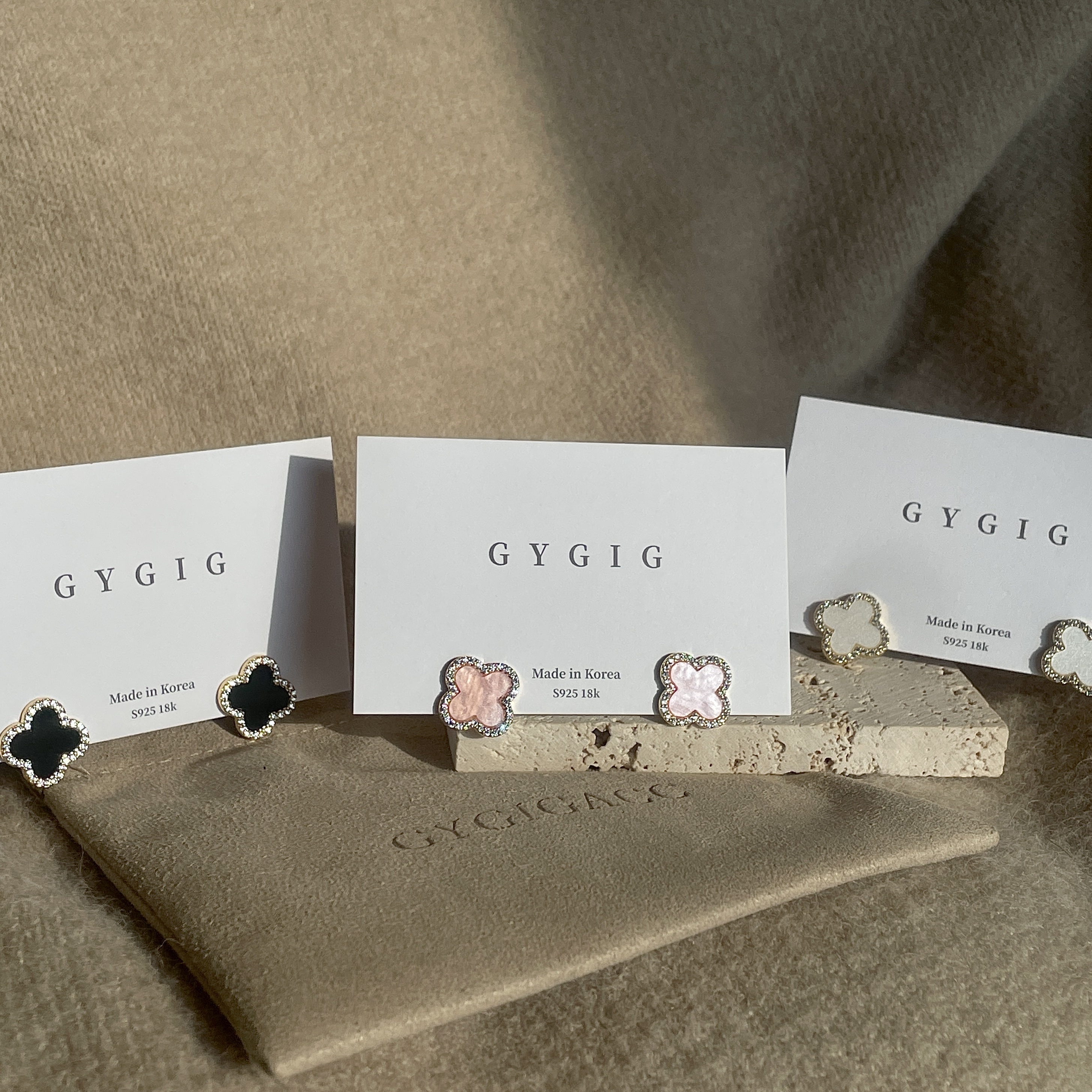 經典閃水鑽邊 四葉草母貝釉耳釘/現貨