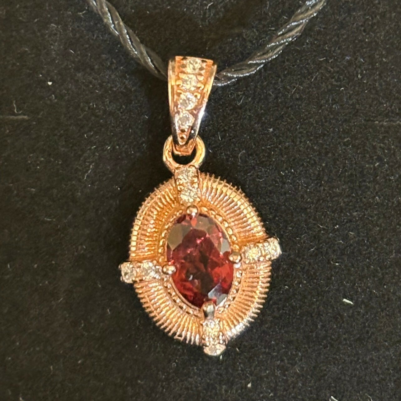 T439紅石榴石吊墜