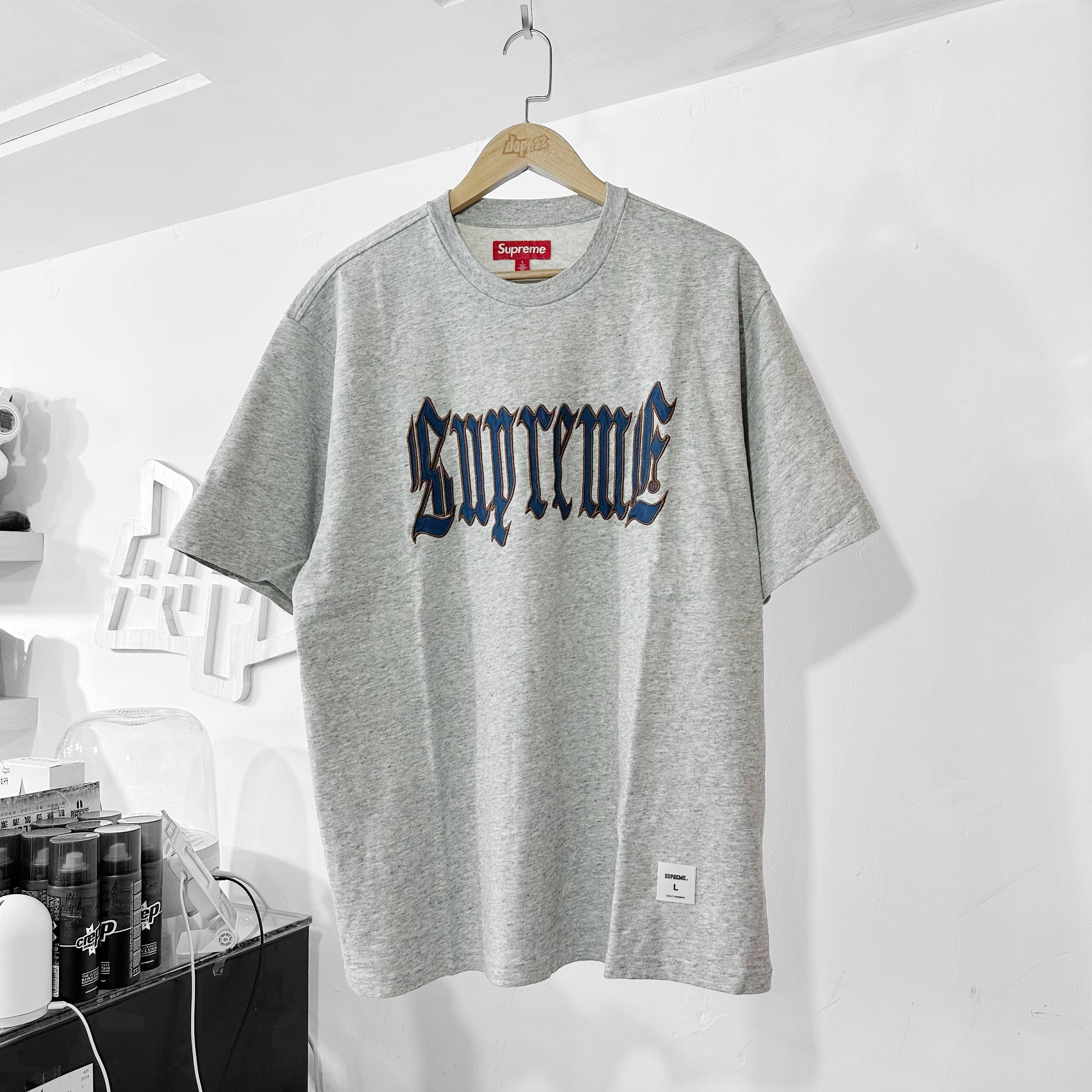 Supreme SS24 Old English S/S Top GREY