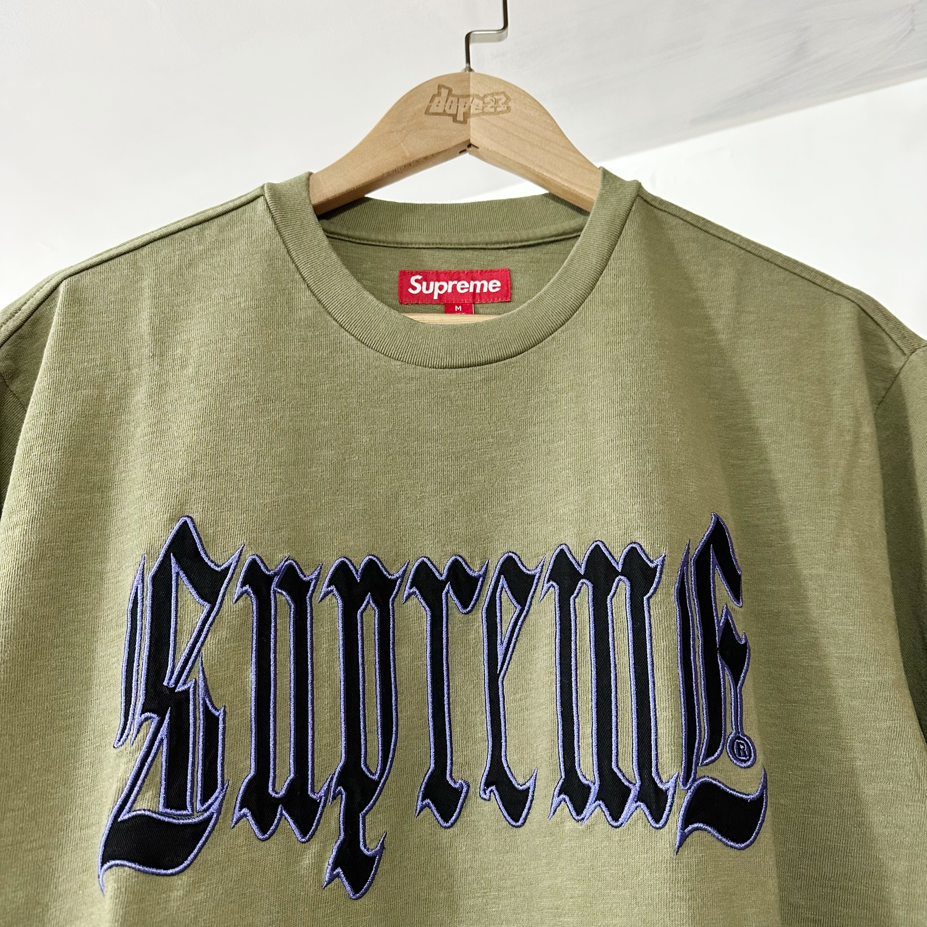 Supreme SS24 Old English S/S Top Olive