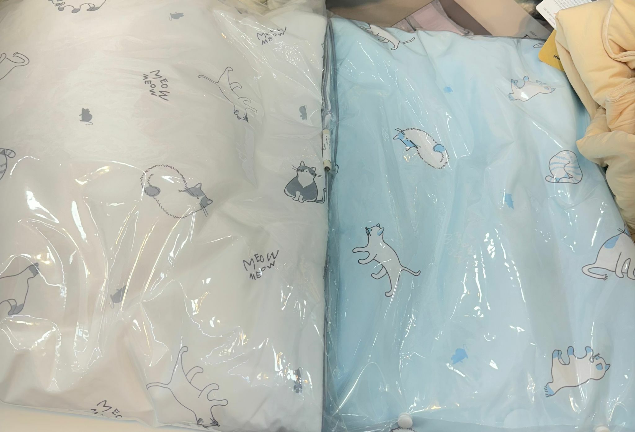 O23 MEOW 莫代爾 天絲 cooling -7度冷感枕頭套   made in korea  $119/1 , 220/2  made in korea