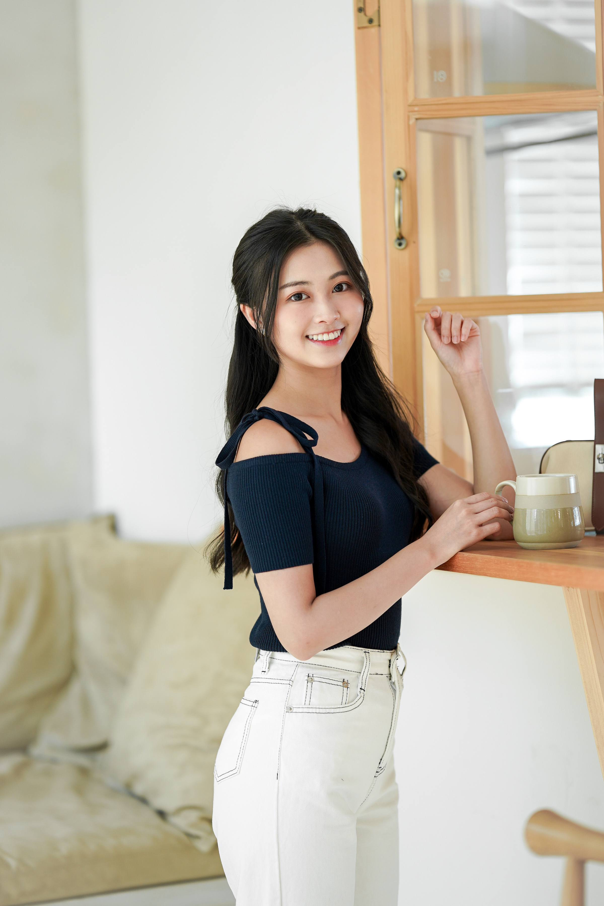 T986 One-Shoulder Tie Side Top