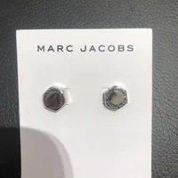 [S] MARC JACOBS 4S4JER001J01-029 LOGO STUDS EARRINGS,LIGHT ANTIQUE SILVER, 196611145527 (SMJ331)