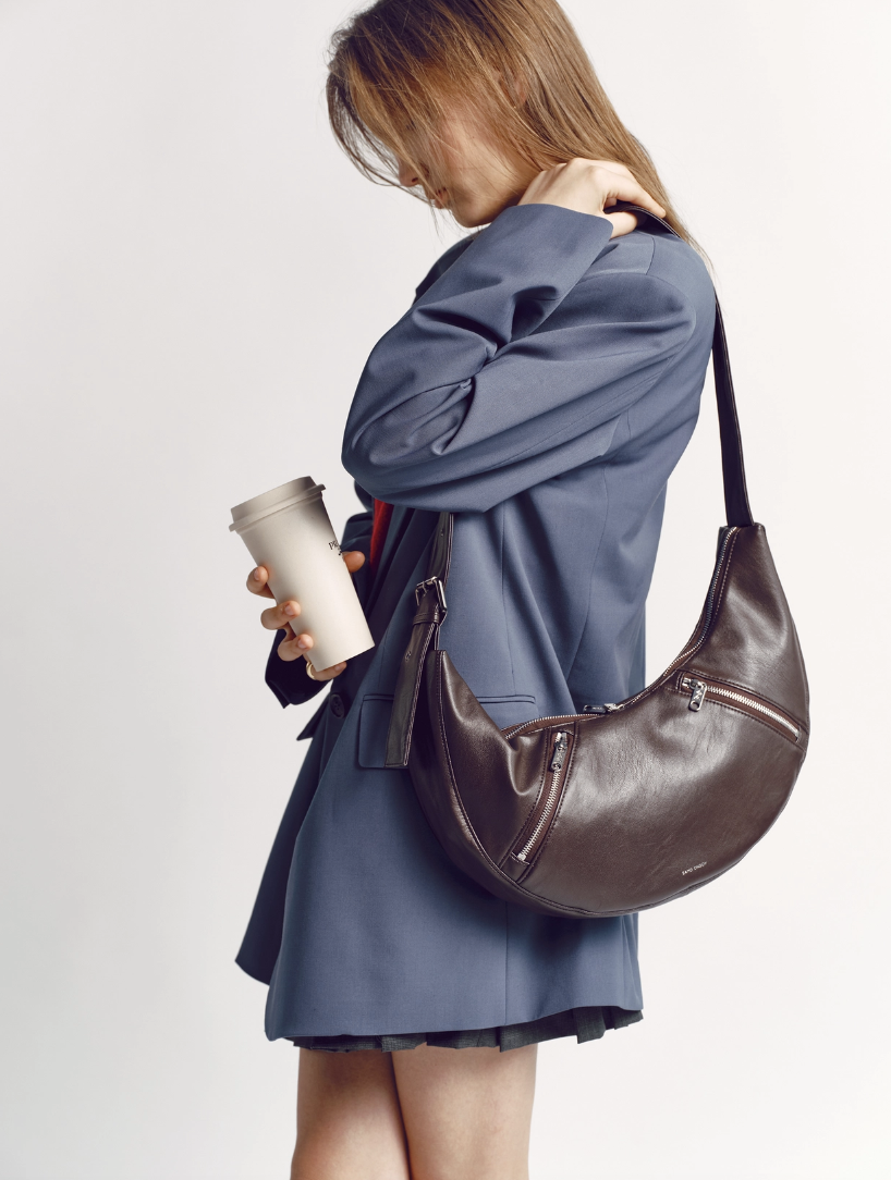 SAMO ONDOH Apple Sling Bag M