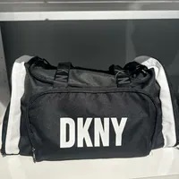 [S] DKNY V1410011 TRAVEL SPORTS DUFFLE BAG,BLACK, 755404252301 (SD876)