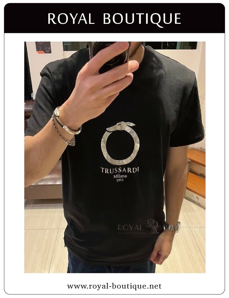 TRUSSARDI  JEANS 胸前環狀燙銀品牌LOGO短T