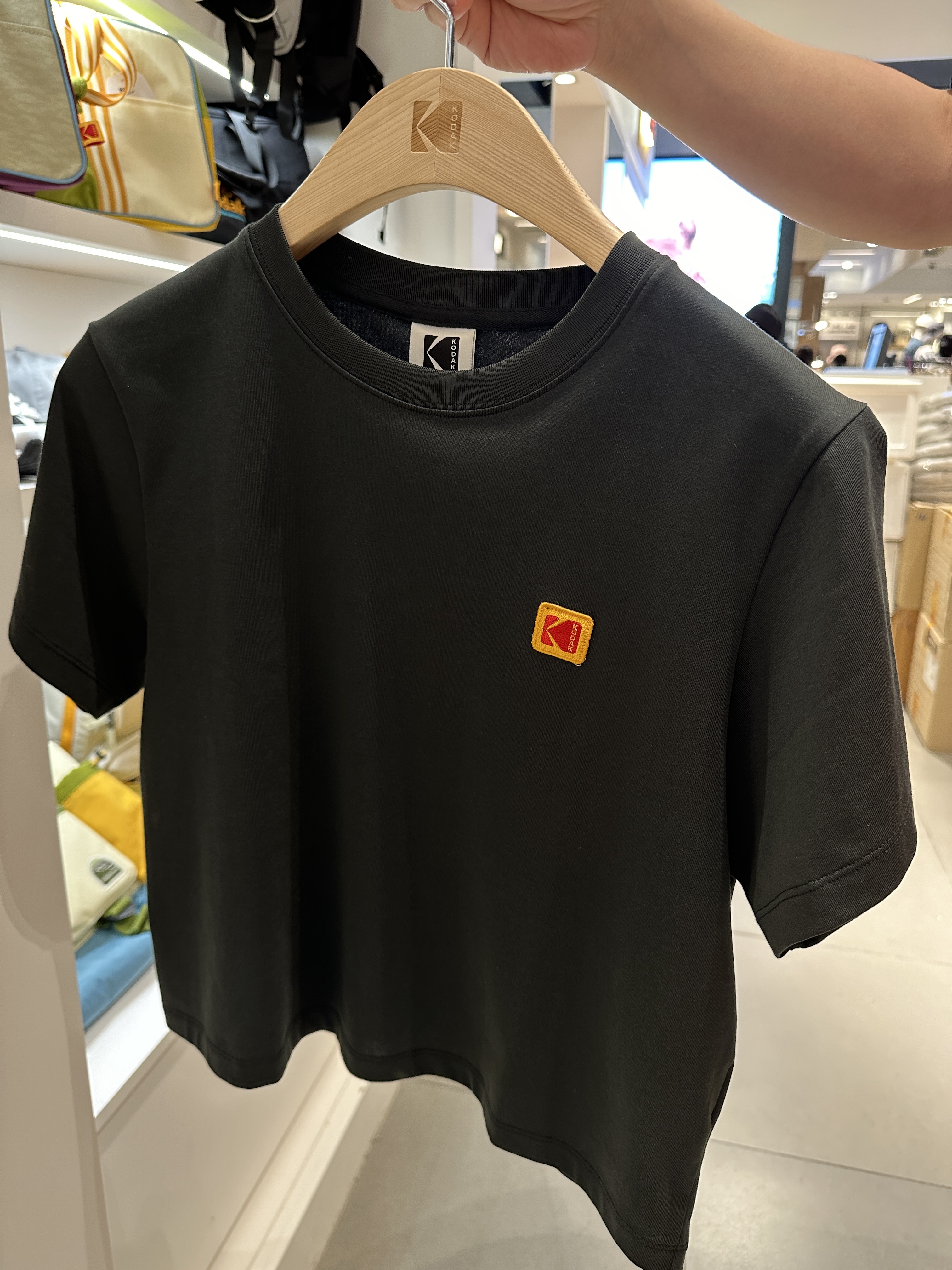 韓国人気★KODAK★Graphic Ringer Short-sleeved T-shirt★半袖 WE ARE】Korea KODAK Kodak Moon Landing Short Sleeve T-Shirt