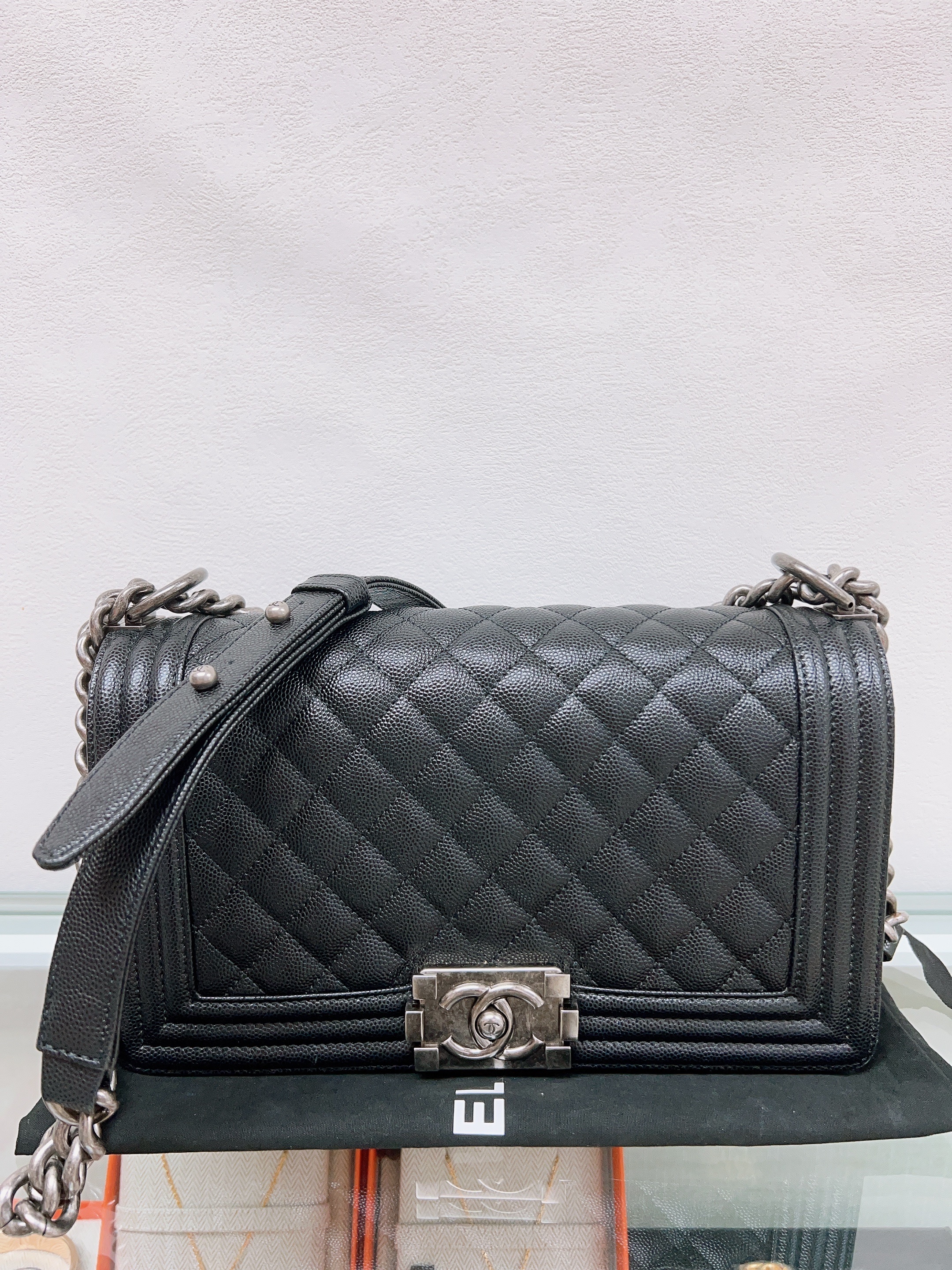 Chanel boy 25 medium (black caviar/ silver)