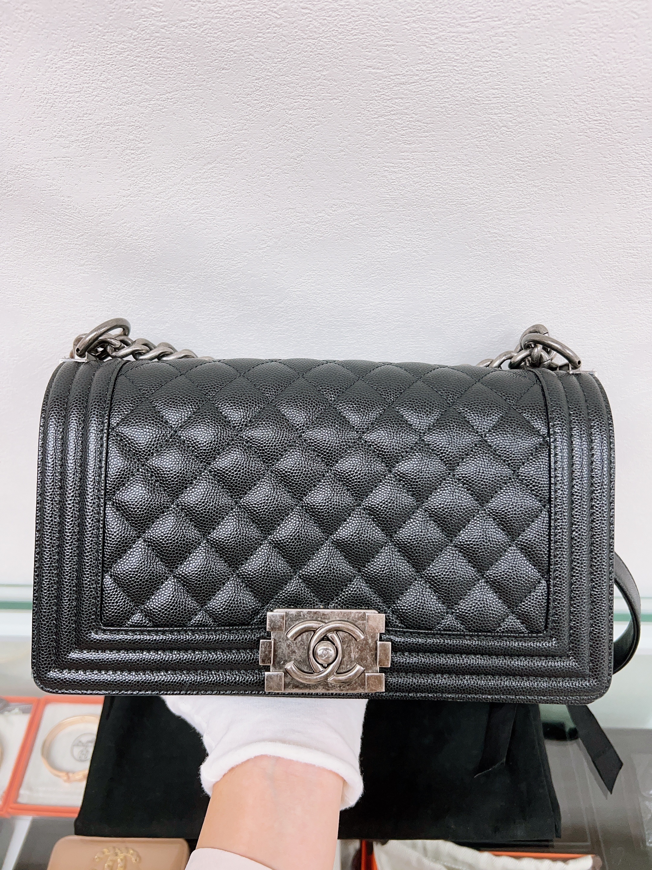 Chanel boy 25 medium (black caviar/ silver)
