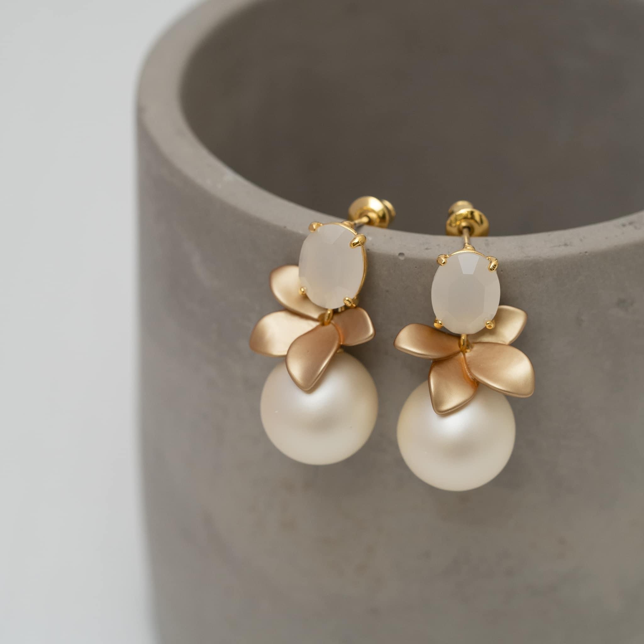 Nuance花瓣珍珠耳環