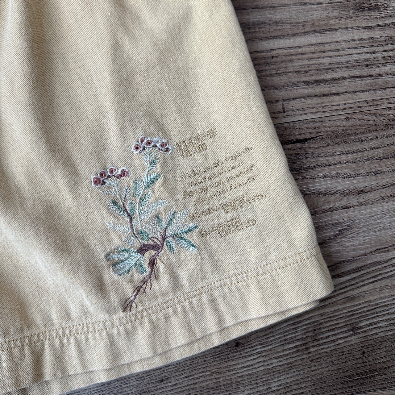 卡其色花語綿質短褲