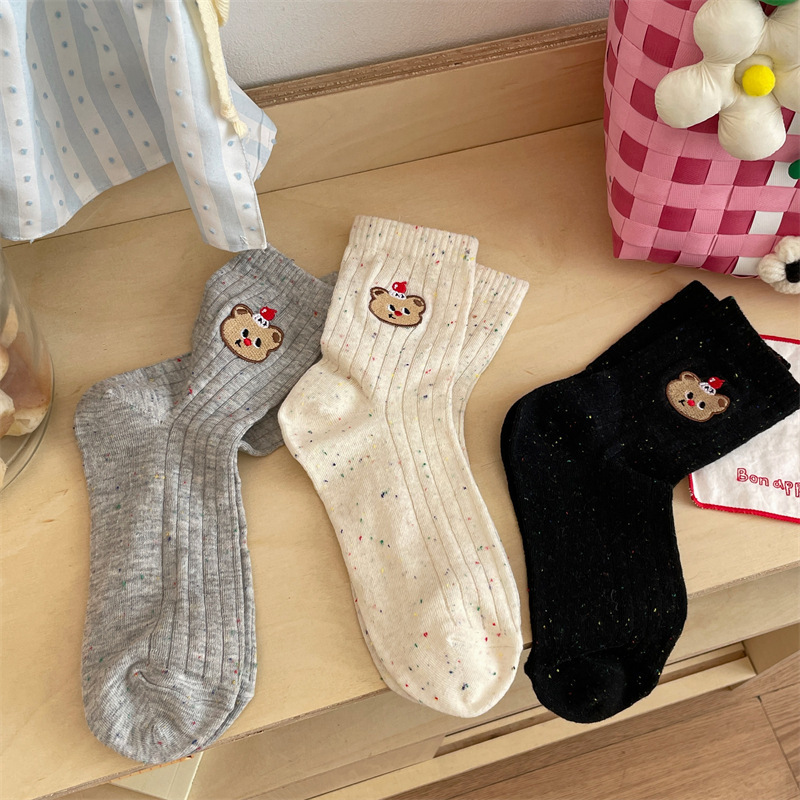 《4060》♾️可愛刺繡小熊點砂中筒襪