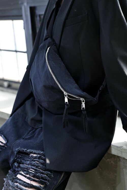 雙向拉鍊半月尼龍斜跨包