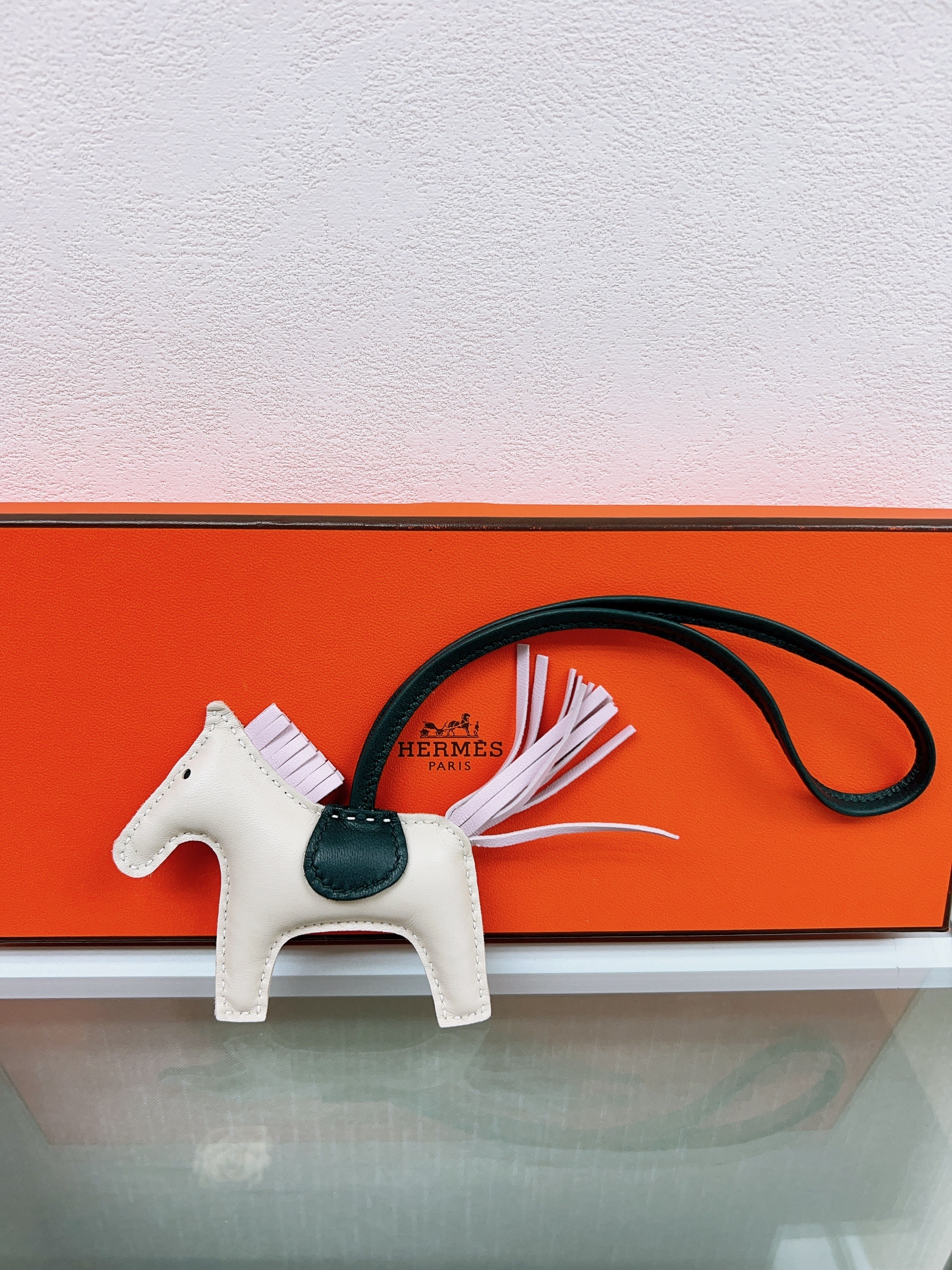 *Unused* Hermes rodeo pm size charm (craie/mauve pale)