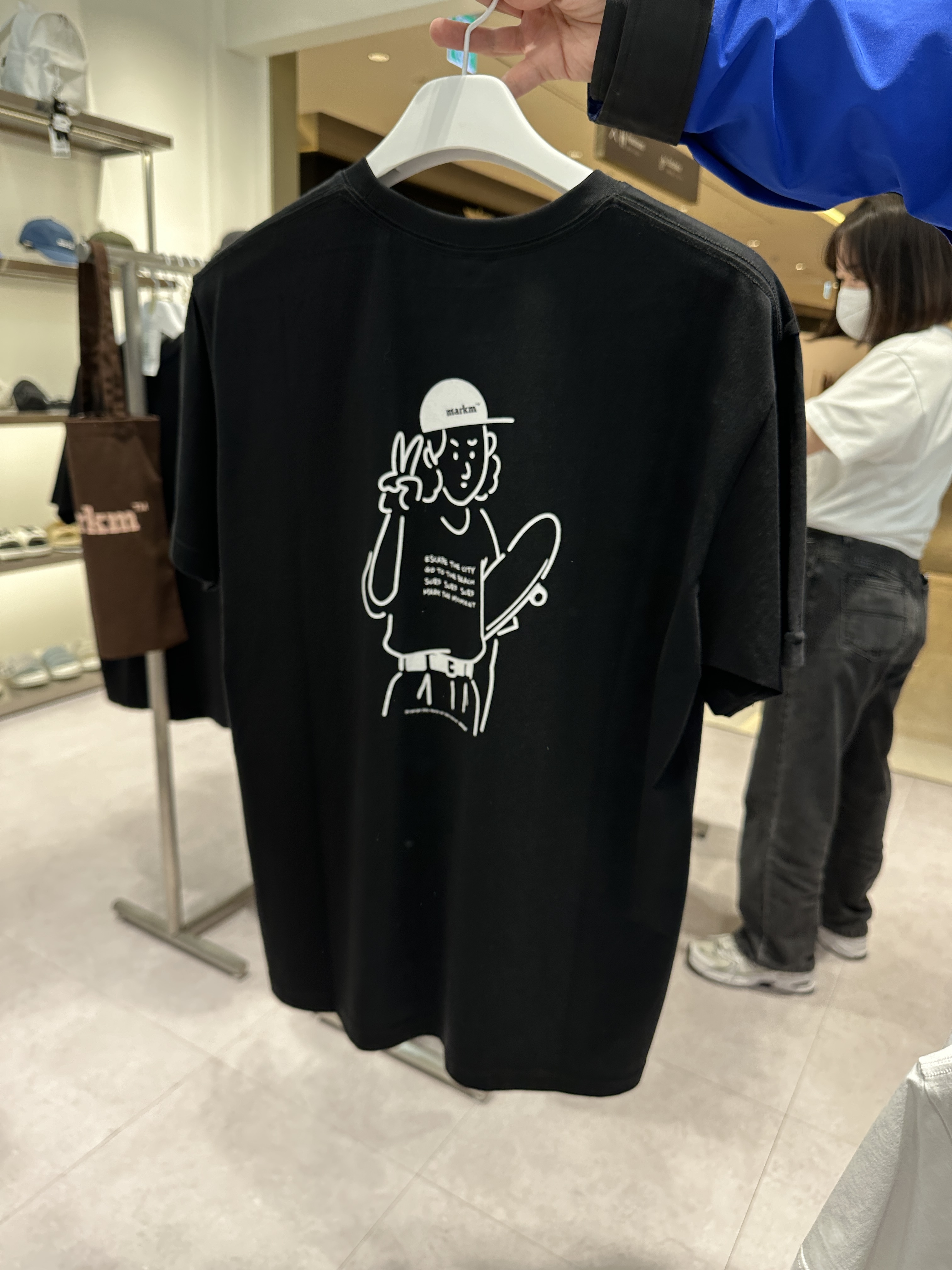 【現貨零碼折扣】MARKM 夜YA人短T MIIBC88220