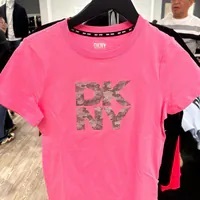 [S] DKNY CAMO SPARKLE LOGO TEE,AZALEA, DP4T9914-AZL (SD888)