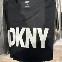[S] DKNY LOGO FRONT PRINT T-SHIRT,BLACK, M9910202-BLK (SD889)