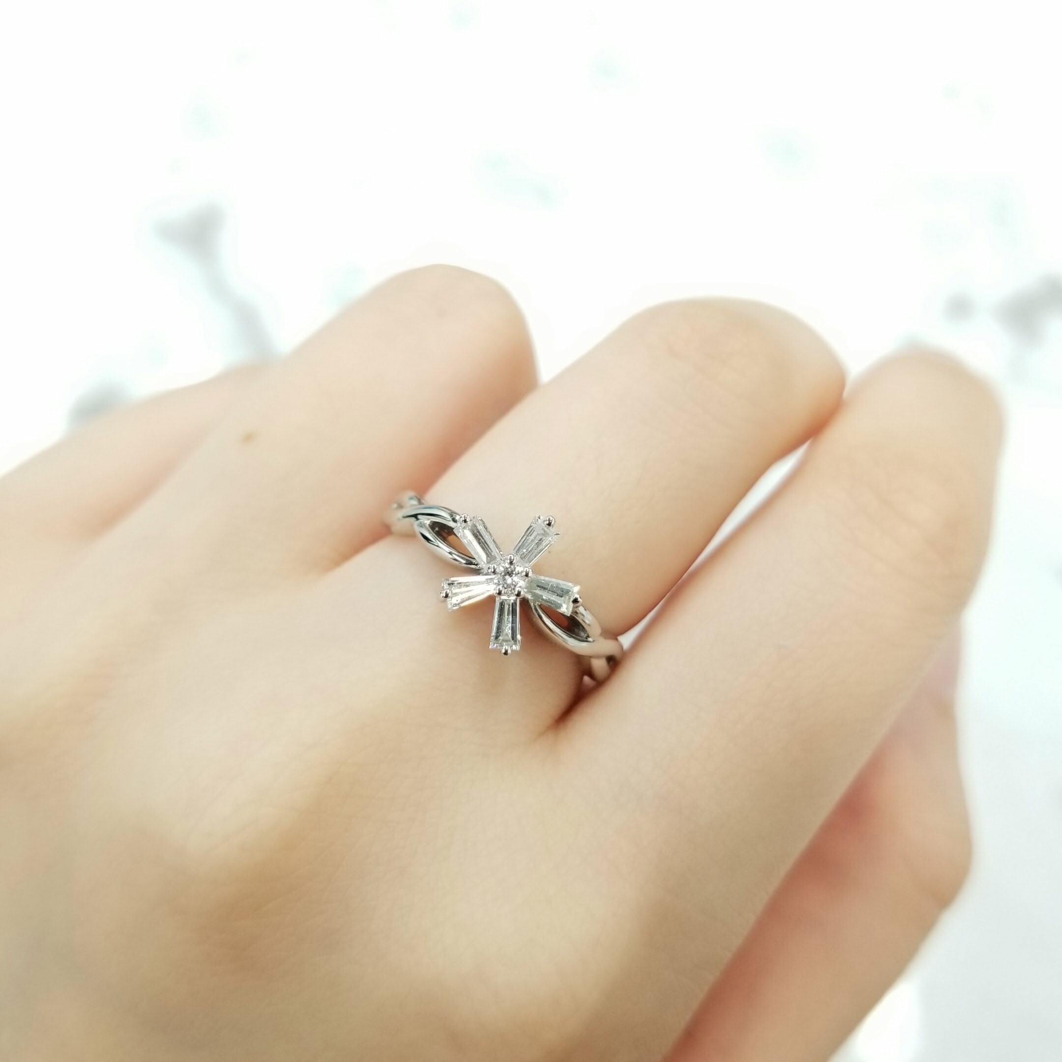 全新18K白金33份鑽石戒指