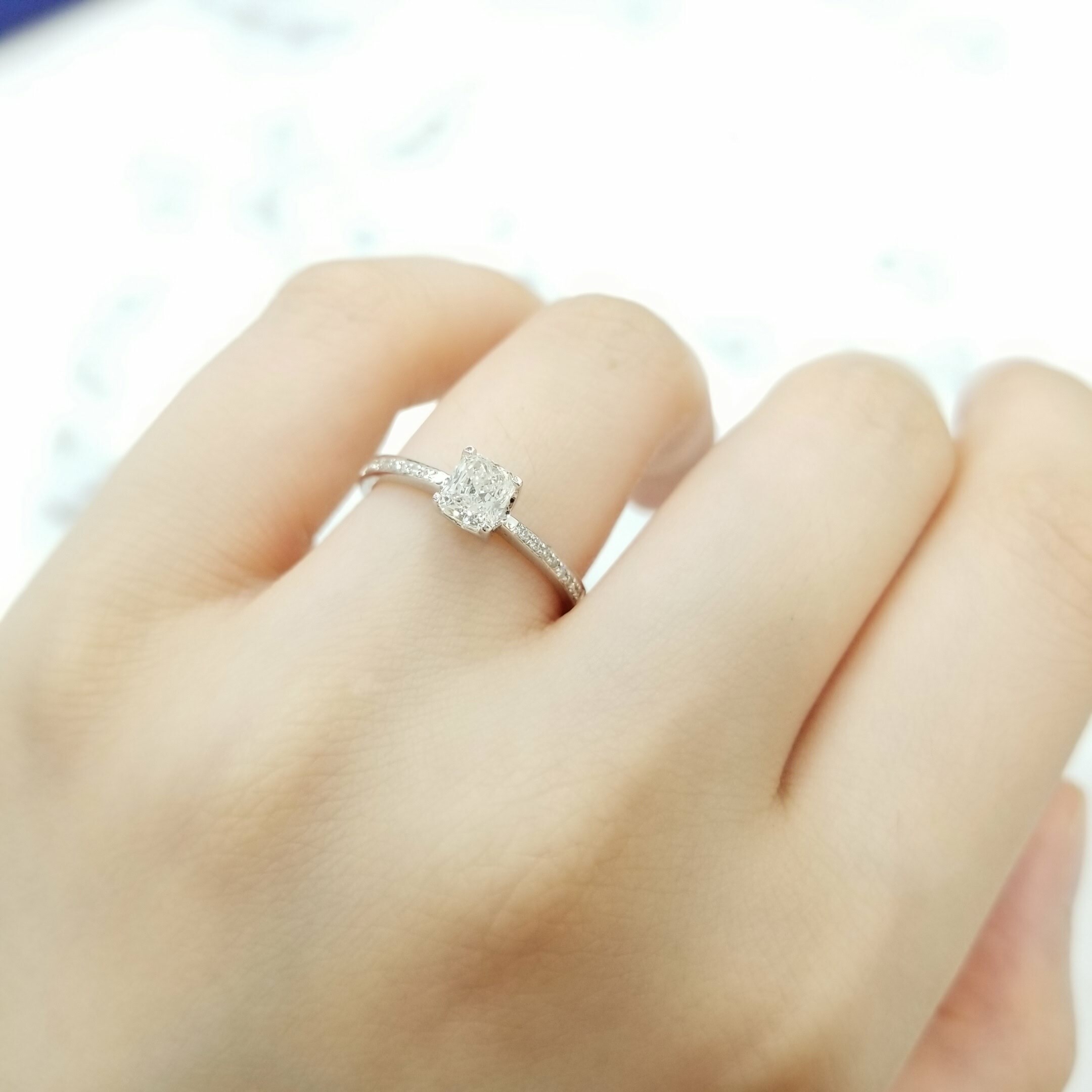 18K White Gold 0.45ct Cushion Cut Diamond Ring