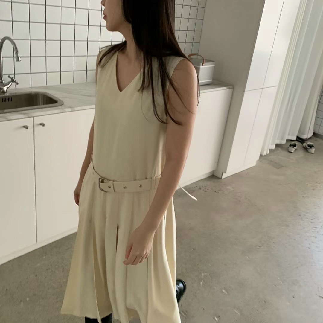 附皮帶寬肩下擺褶OPS(米)