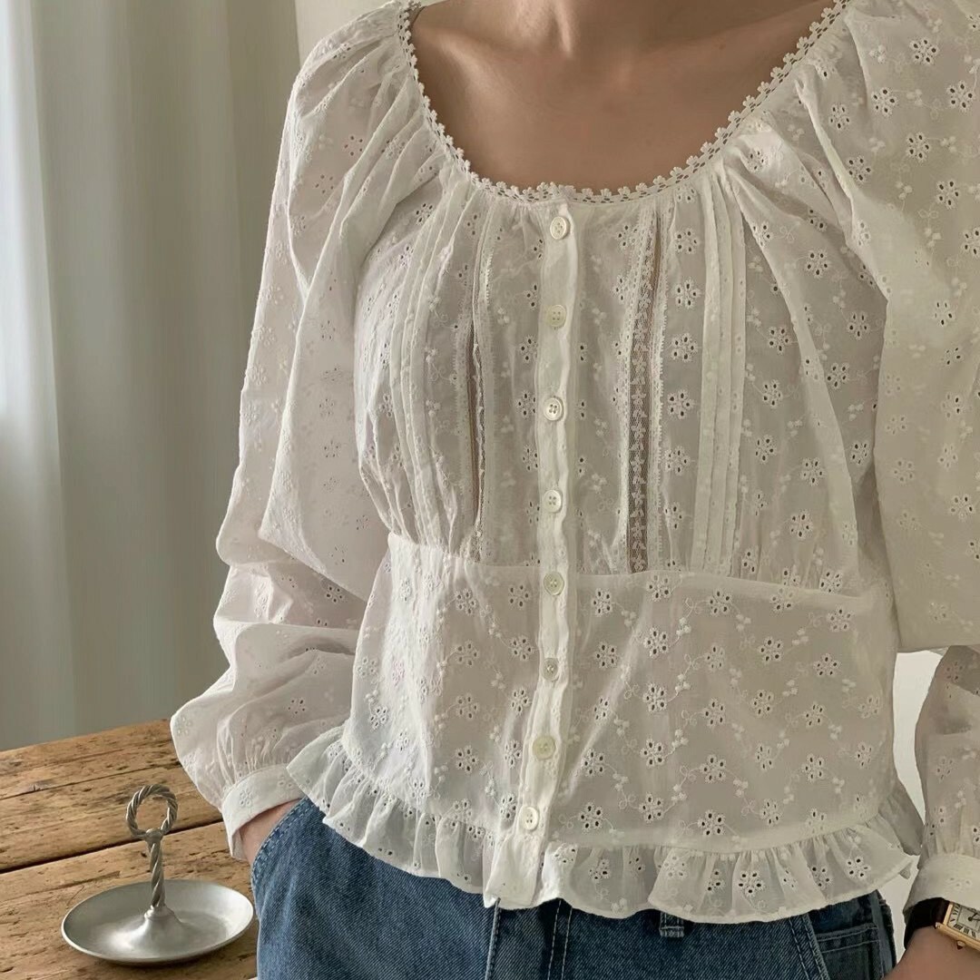 立體雕花感歐膩上衣