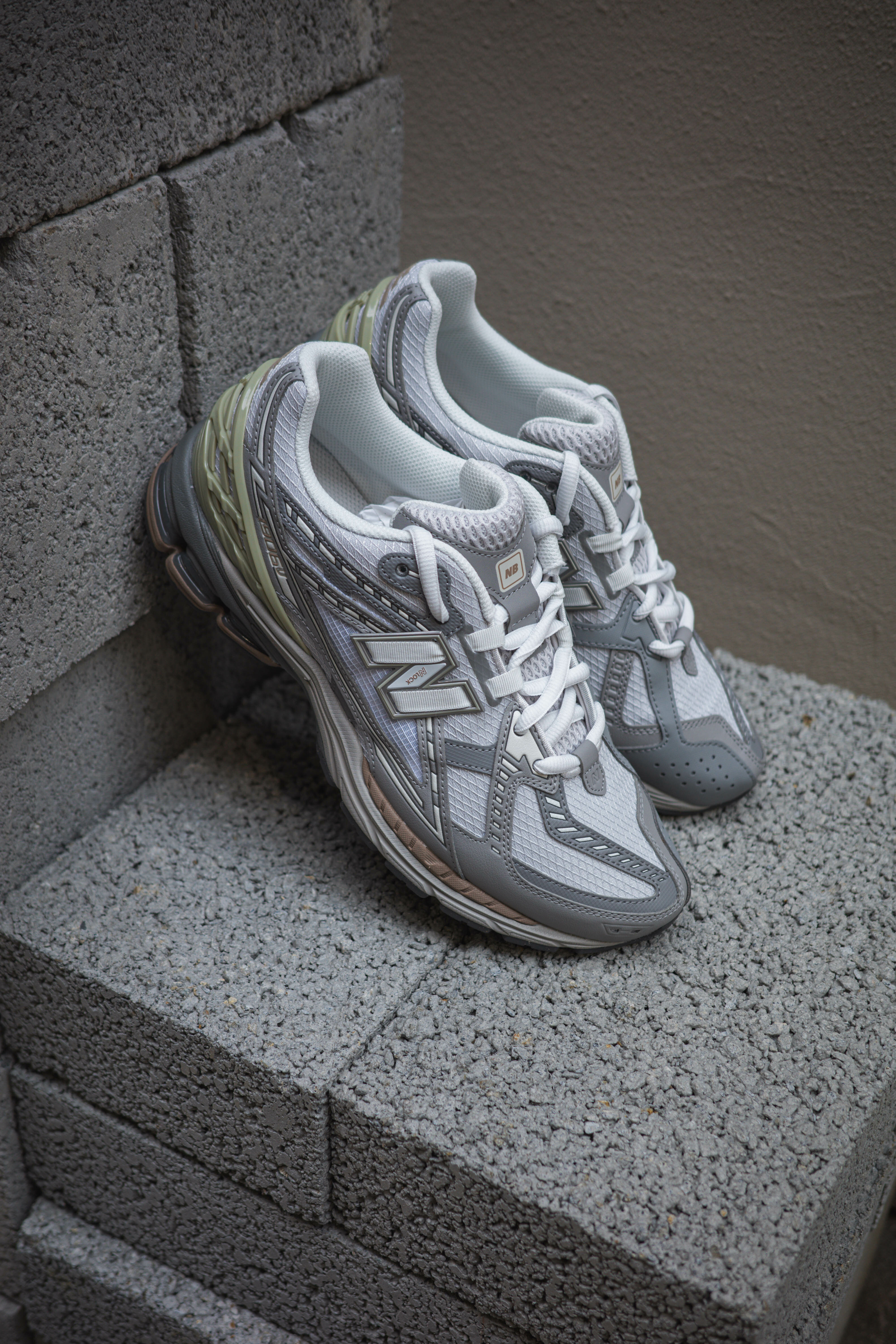 New Balance M1906NB 莫蘭迪 灰綠