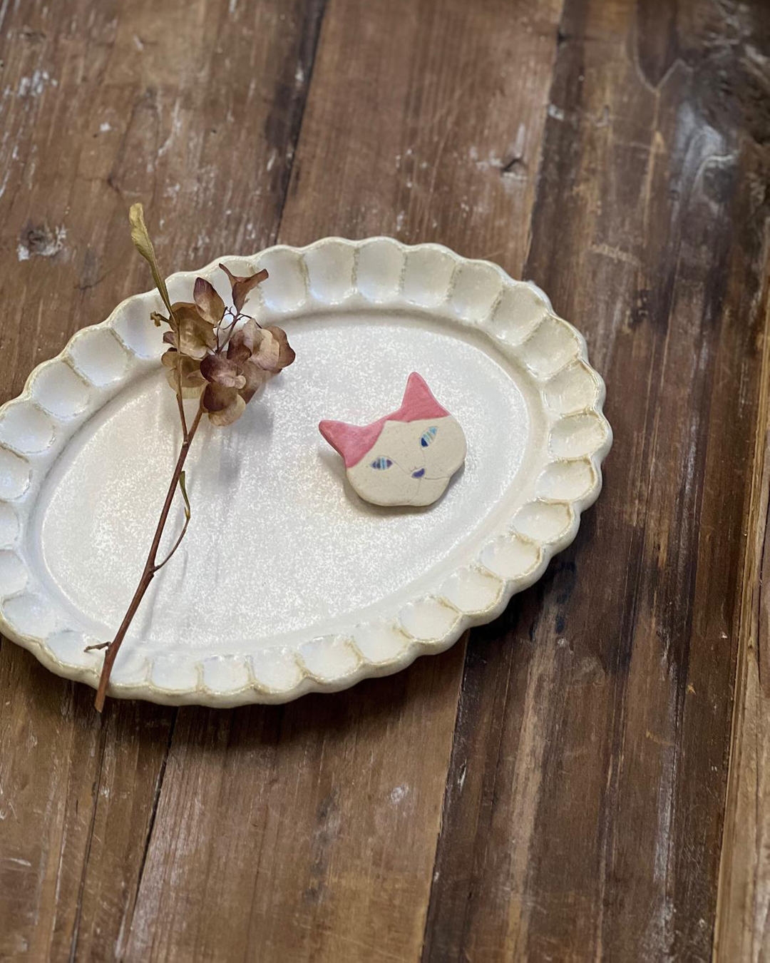 手工陶器 貓兒胸針｜陶房CONEL