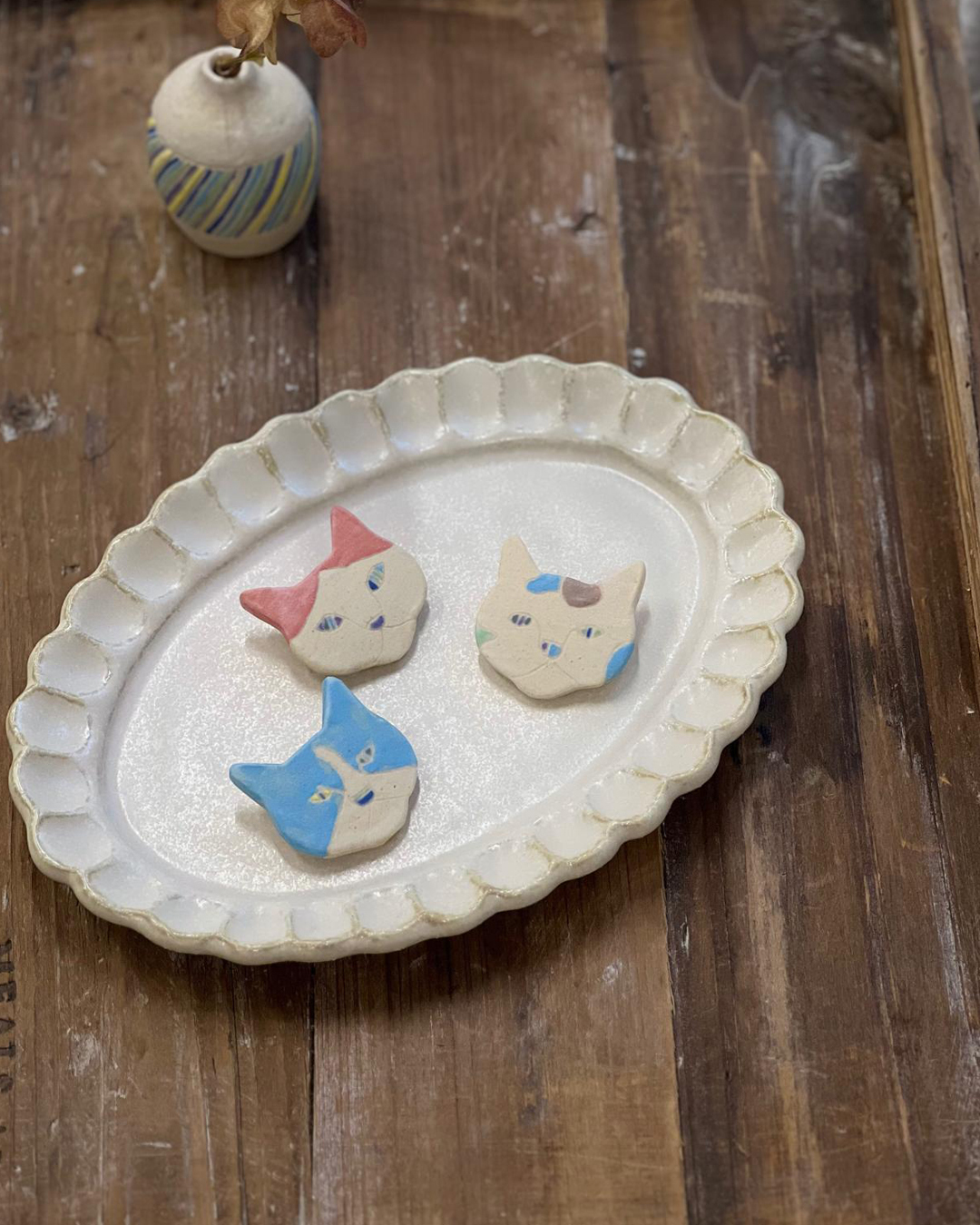 手工陶器 貓兒胸針｜陶房CONEL