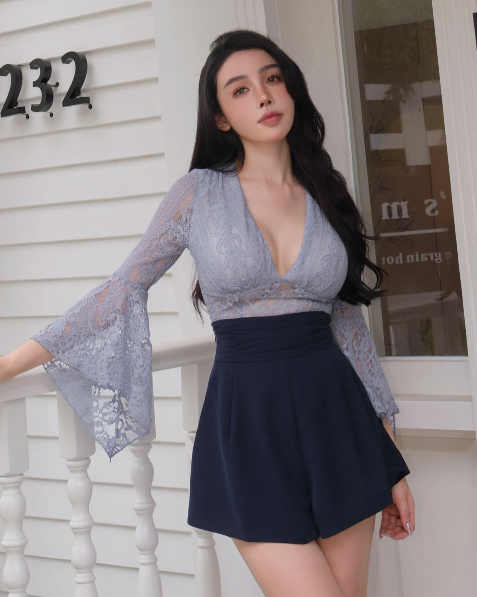 訂製-仙境蕾絲深V水袖上衣