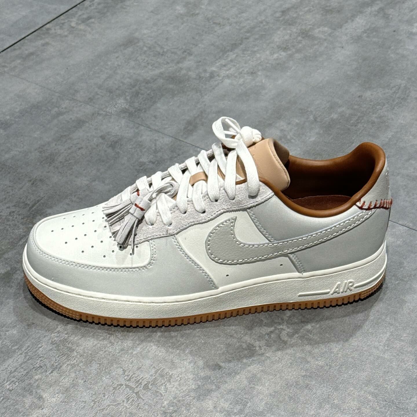 Nike air force 1 灰白 焦糖底 流蘇 皮革內襯 男鞋 現貨到 (HF5697-001 )