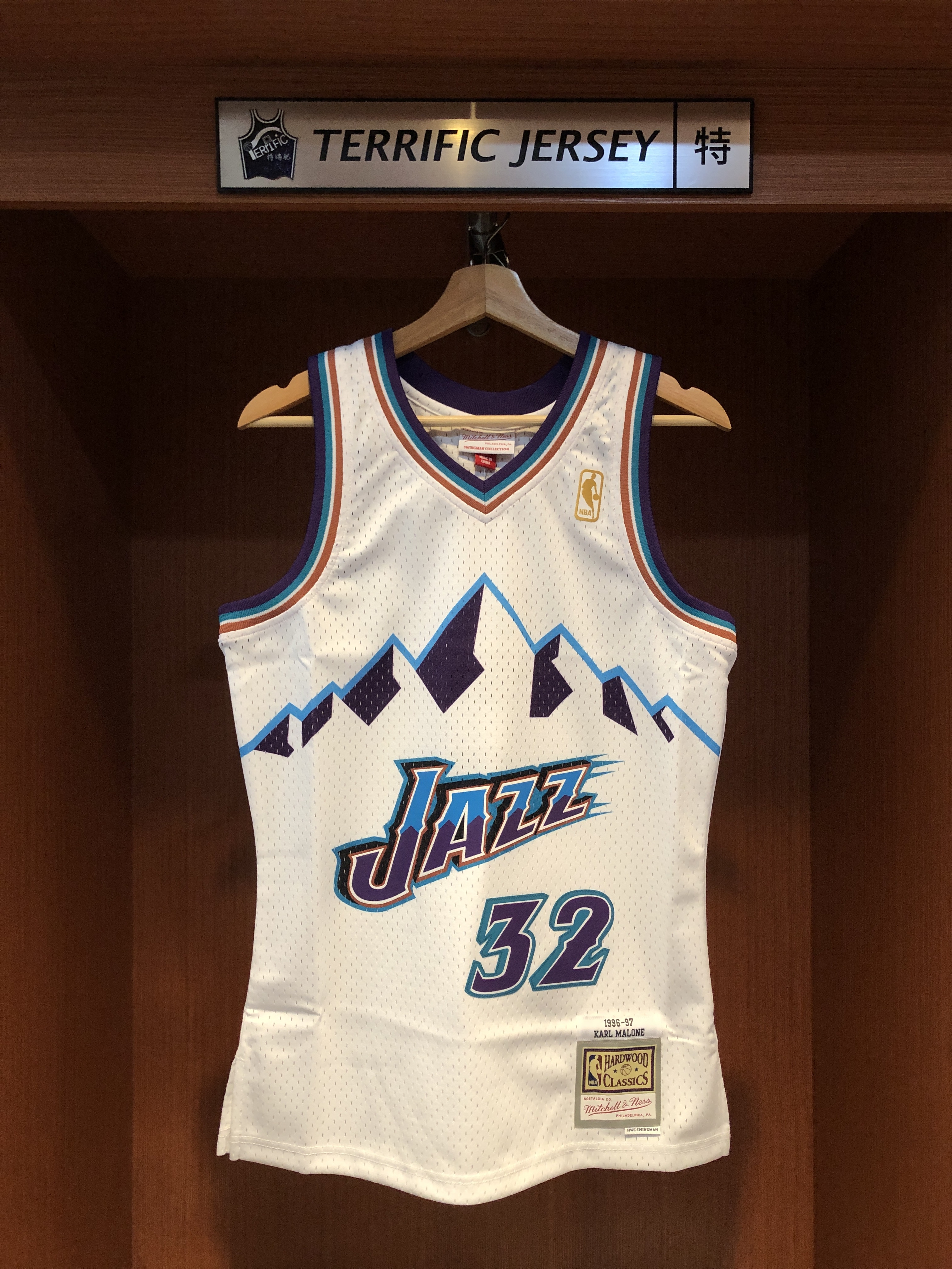 NBA球衣 Karl Malone 猶他爵士白 白冰山 96-97 M&N Swingman G2 球迷版 熱轉印 全新