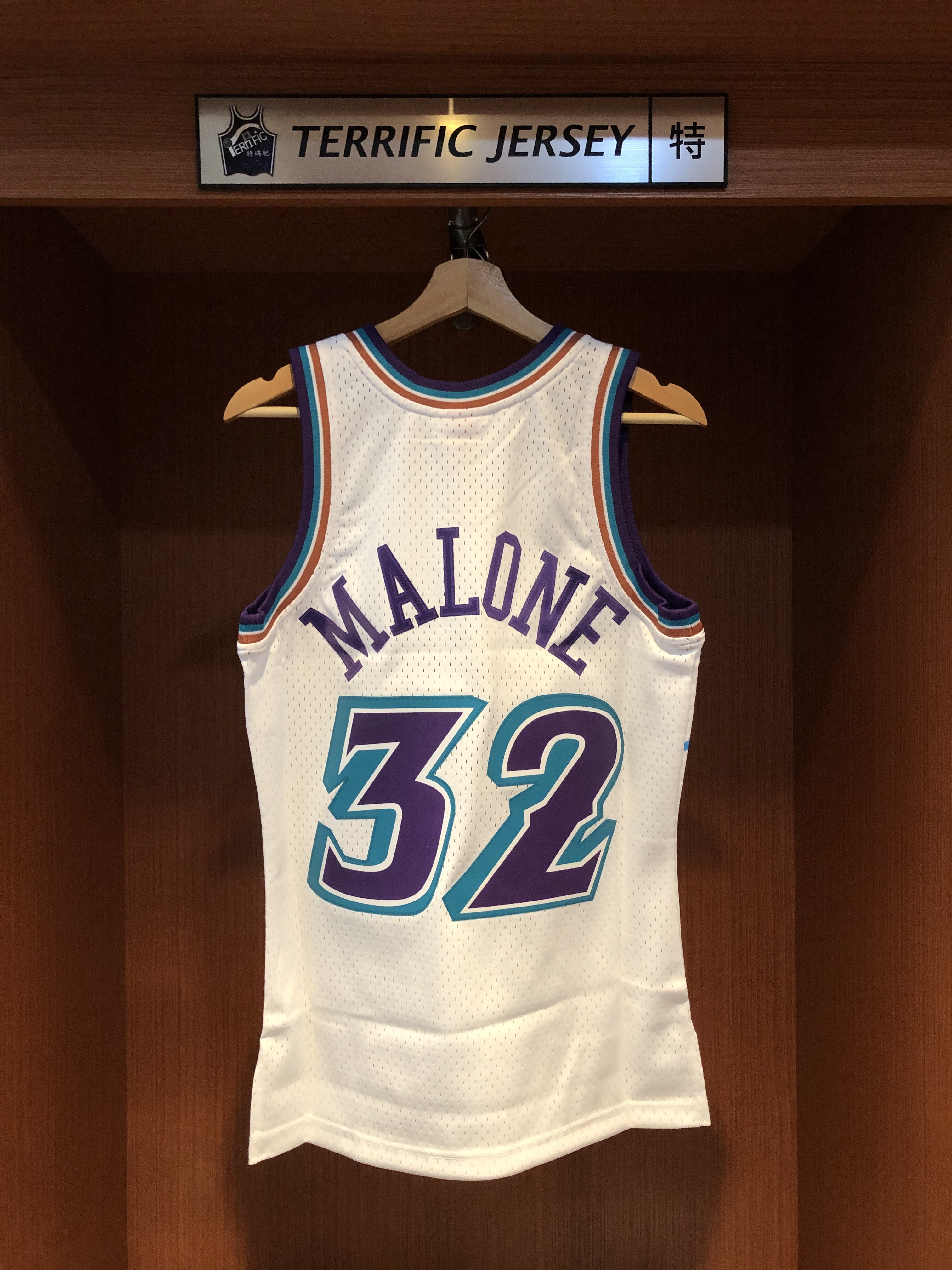 NBA球衣 Karl Malone 猶他爵士白 白冰山 96-97 M&N Swingman G2 球迷版 熱轉印 全新
