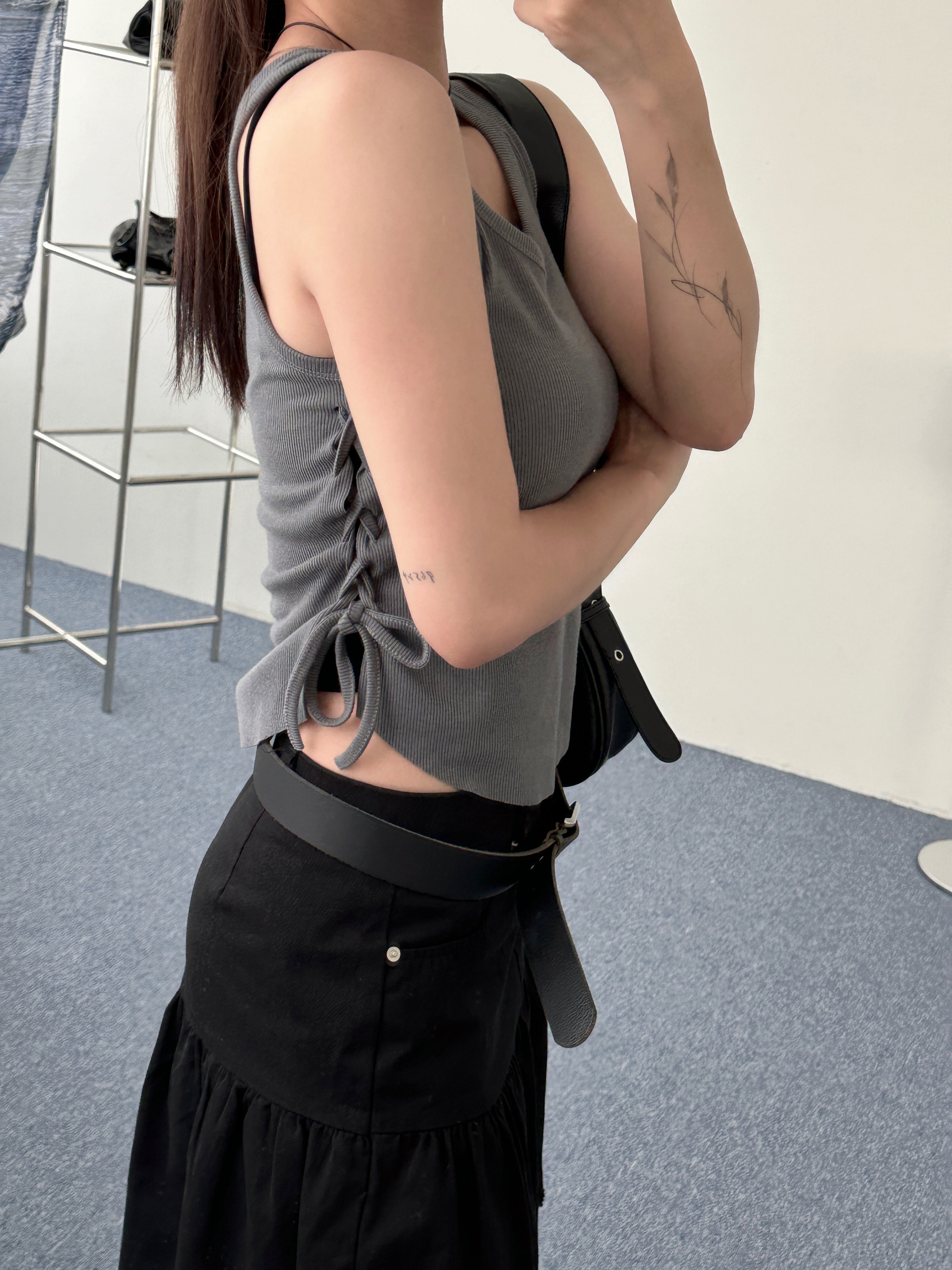 【現貨】W04 側綁帶 坦克背心 (深灰)