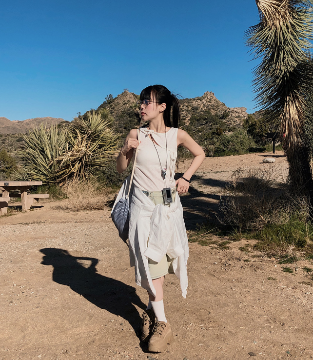 夏季現貨｜可愛心型打孔繫帶背心（3 色）