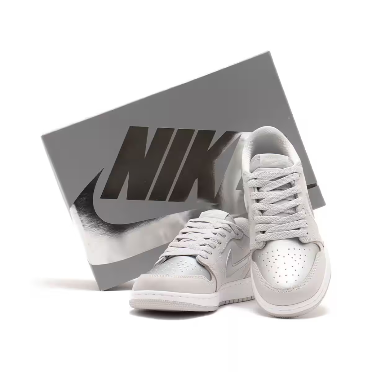 Nike Air Jordan 1 Retro Low OG 金屬銀 淺灰 Y2K風格 CZ0858-002