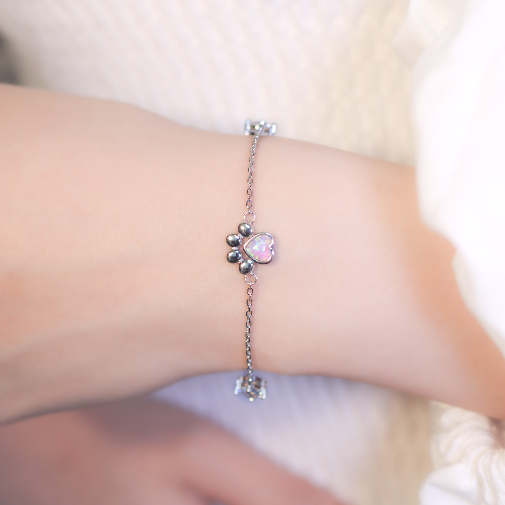 | 925 Silver・White Gold・Opal | Puppy’s Footprint Bracelet | BR1061 |