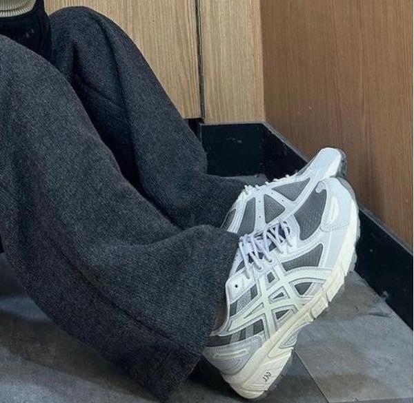 ASICS 慢跑鞋 GEL-VENTURE 6 奶油灰 復古 情侶鞋 男 1203A297022