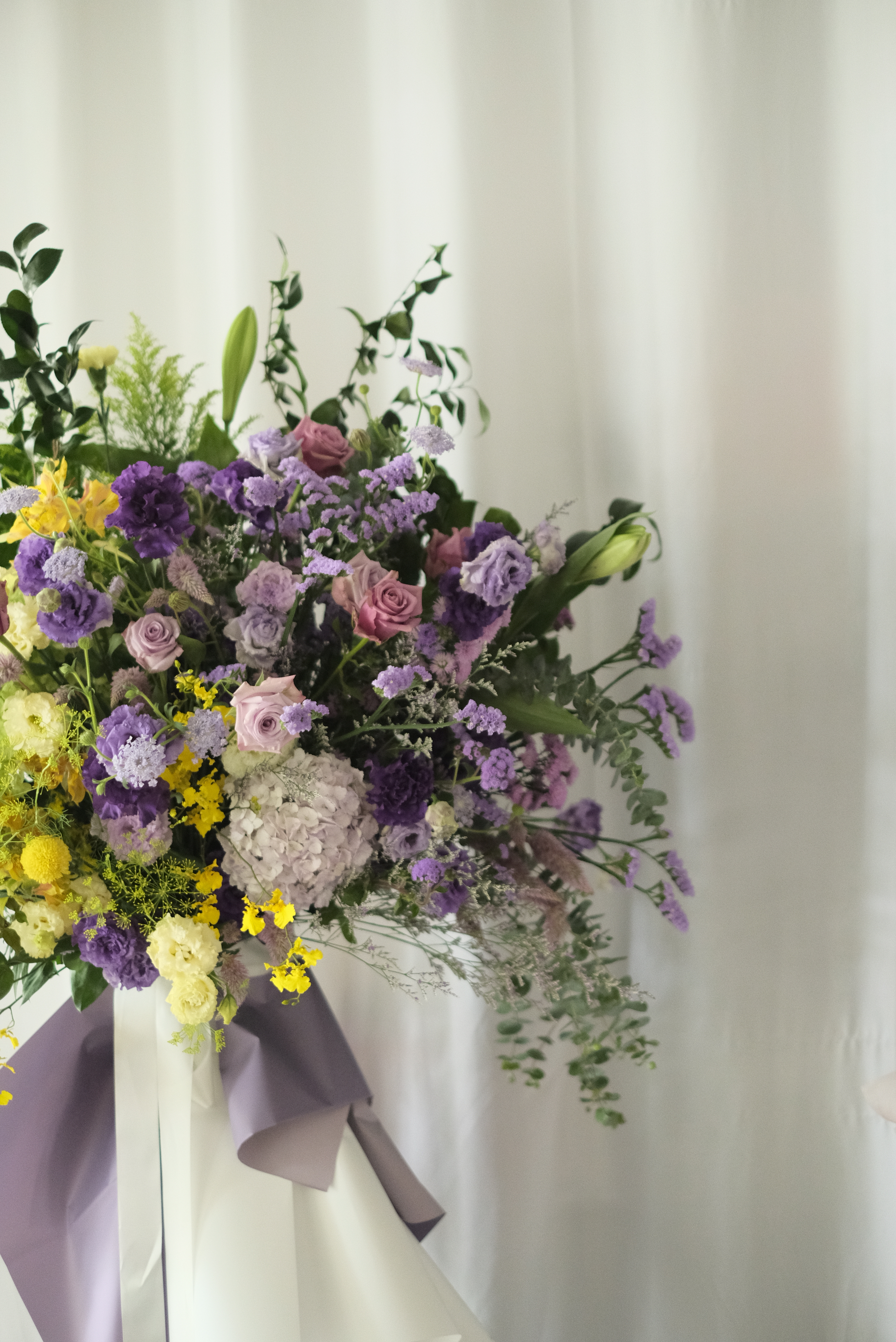 黃紫雙拼｜鮮花高架花籃