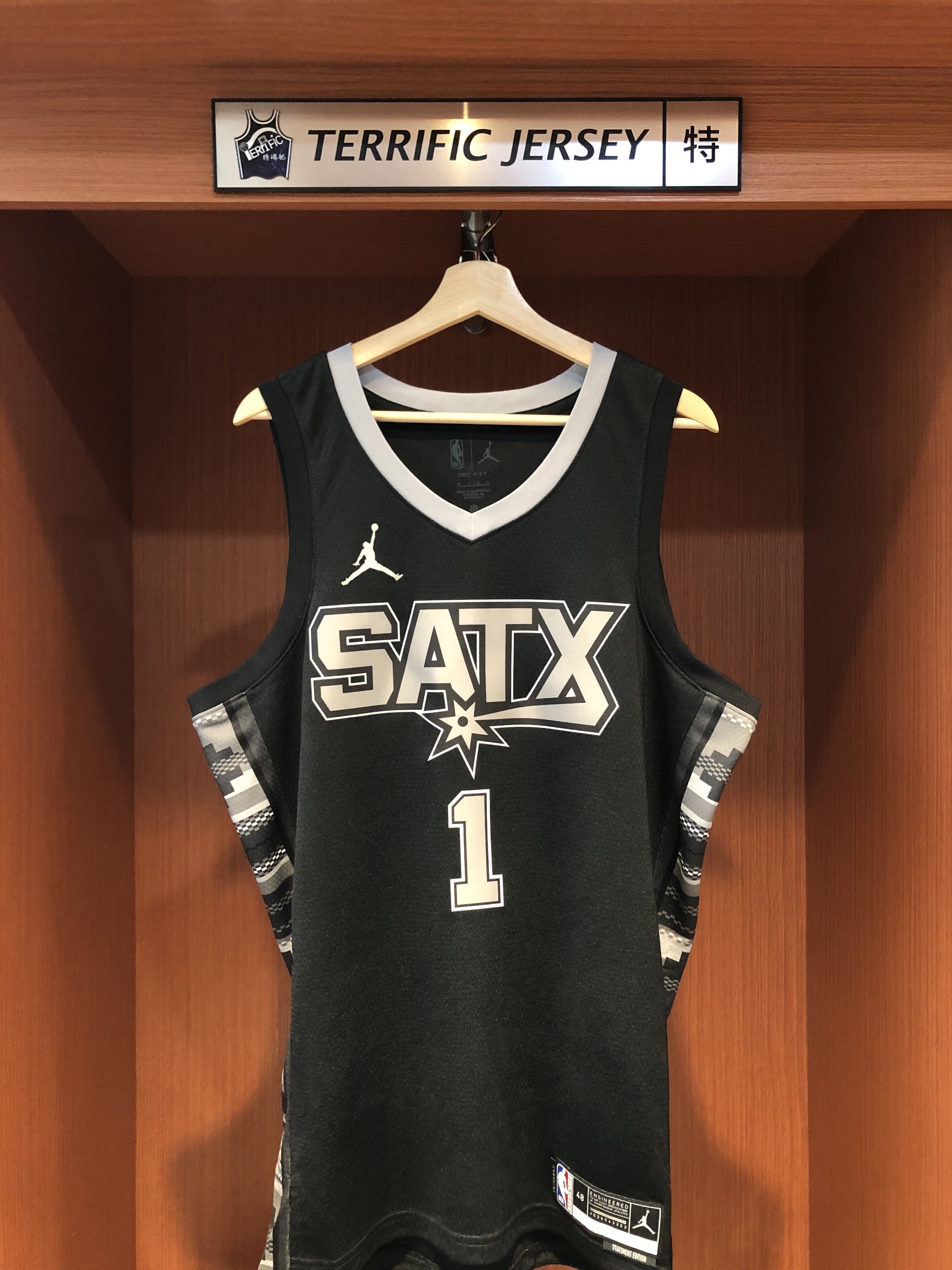 NBA球衣 Victor Wembanyama 聖安東尼奧馬刺黑圖騰 Statement Jordan Swingman 球迷版 熱轉印 全新