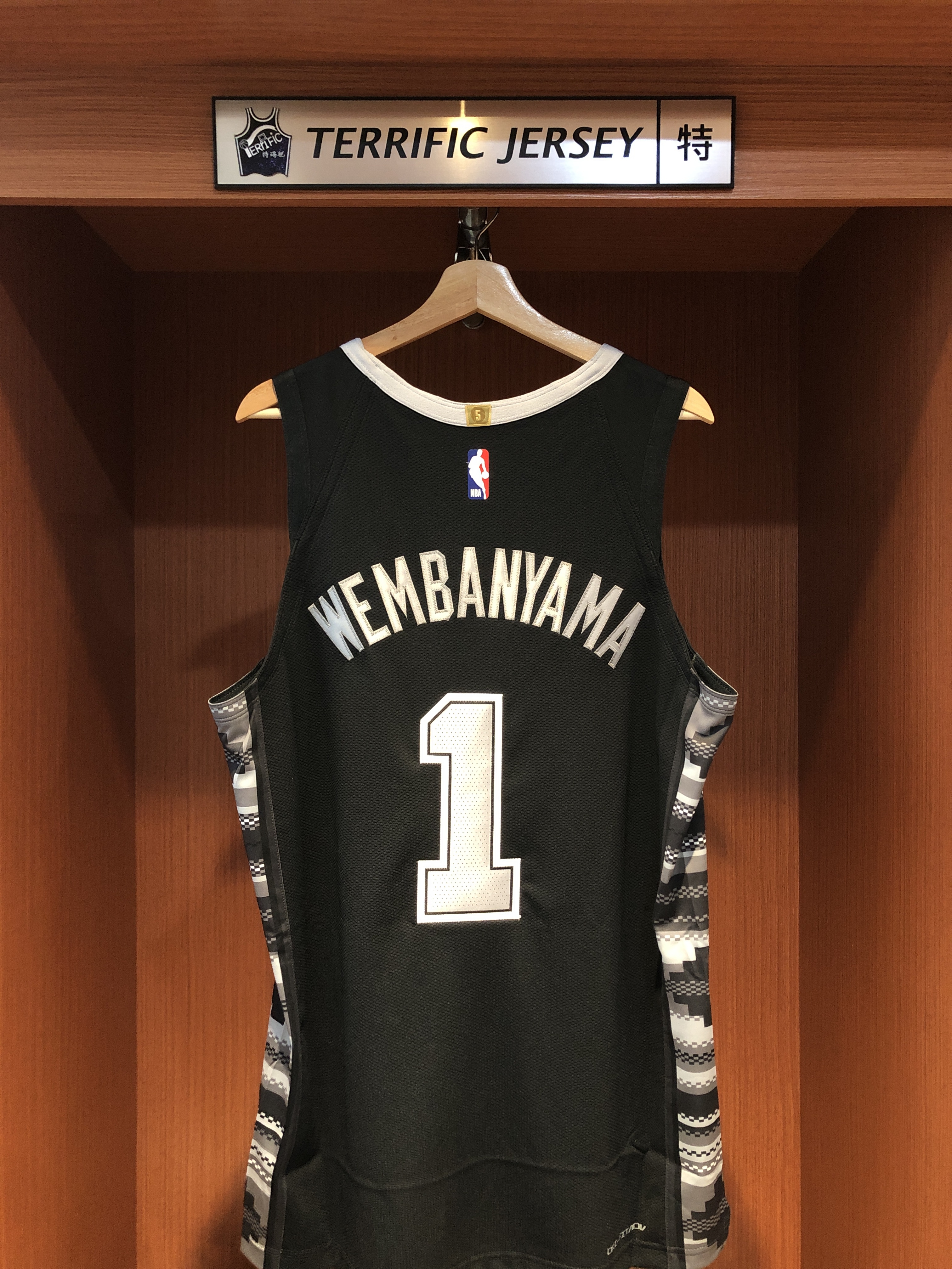 NBA球衣 Victor Wembanyama 聖安東尼奧馬刺黑 Statement Jordan Authentic 球員版 電繡 含贊助商標 全新