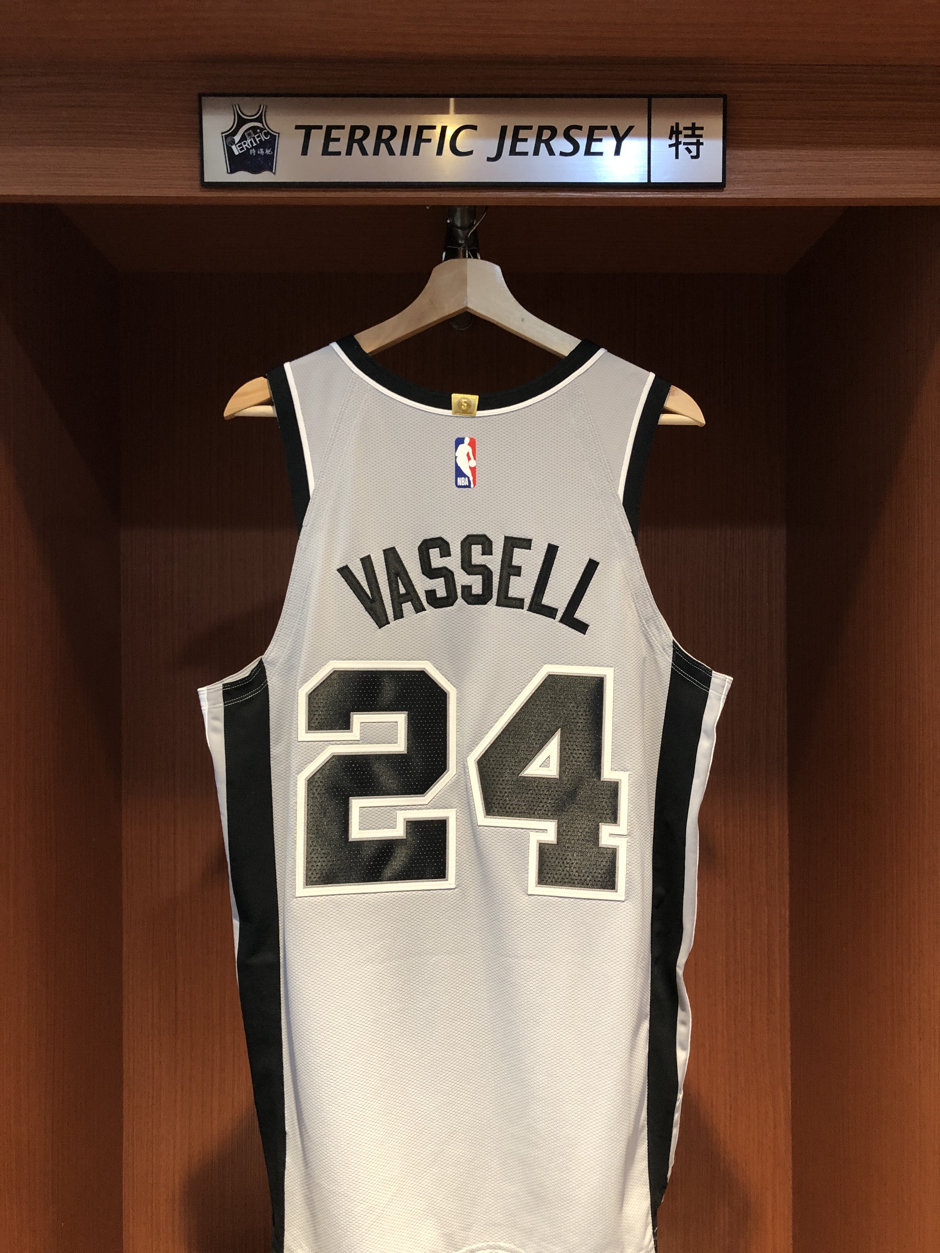 NBA球衣 Devin Vassell 聖安東尼奧馬刺灰 Statement Nike Authentic 球員版 電繡 含贊助商標 全新