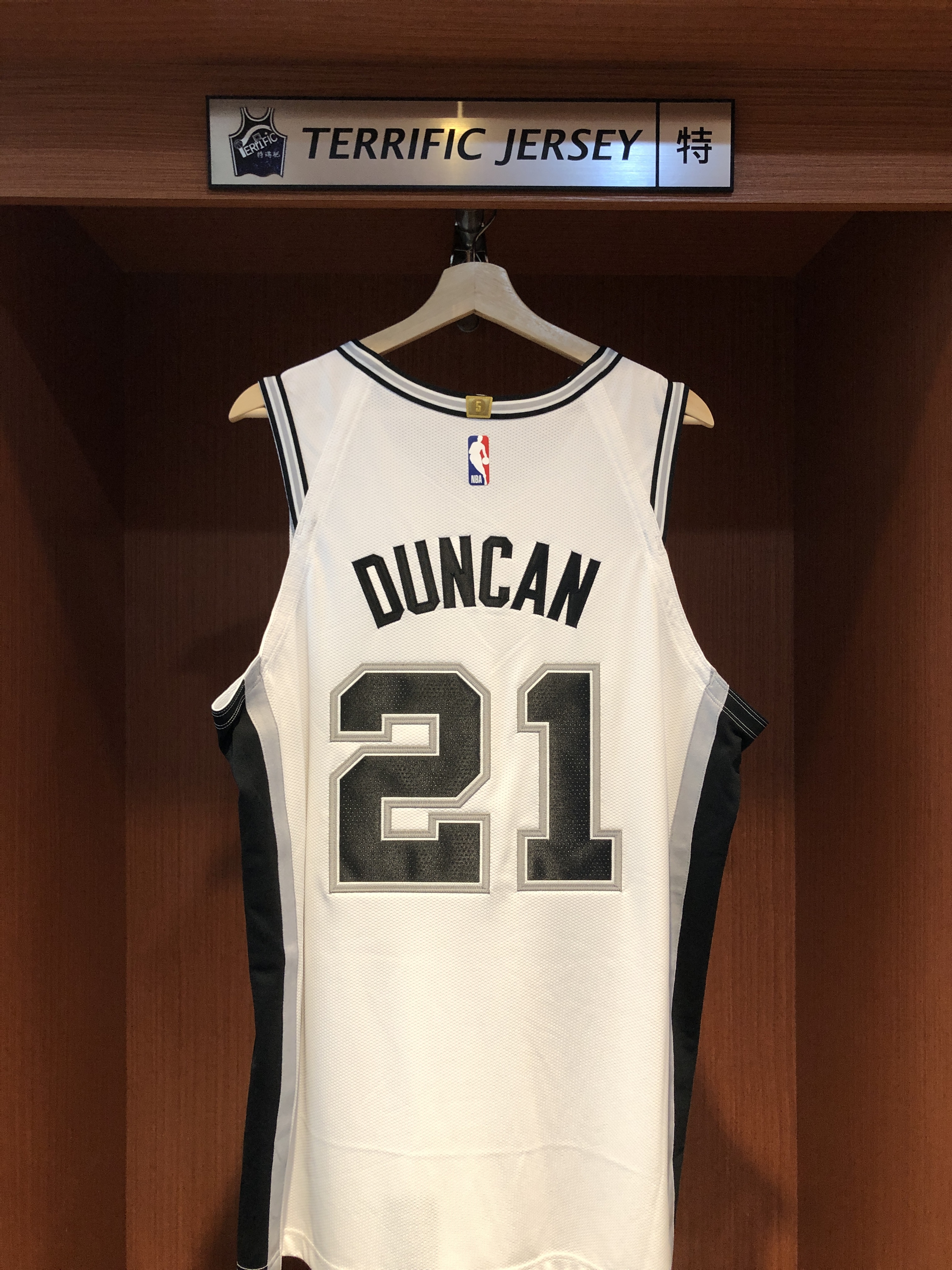 NBA球衣 Tim Duncan 聖安東尼奧馬刺白 Association Nike Authentic 球員版 電繡 含贊助商標 全新