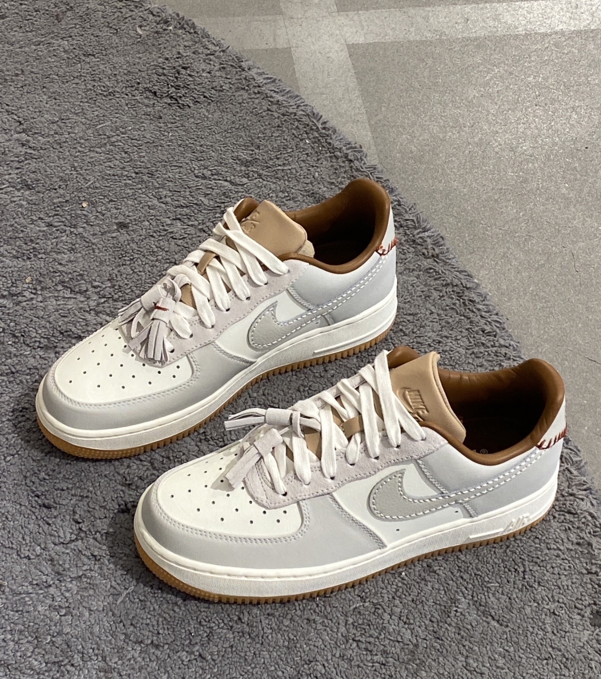 Nike Air Force 1 Low 灰白 棒球 焦糖底 流蘇